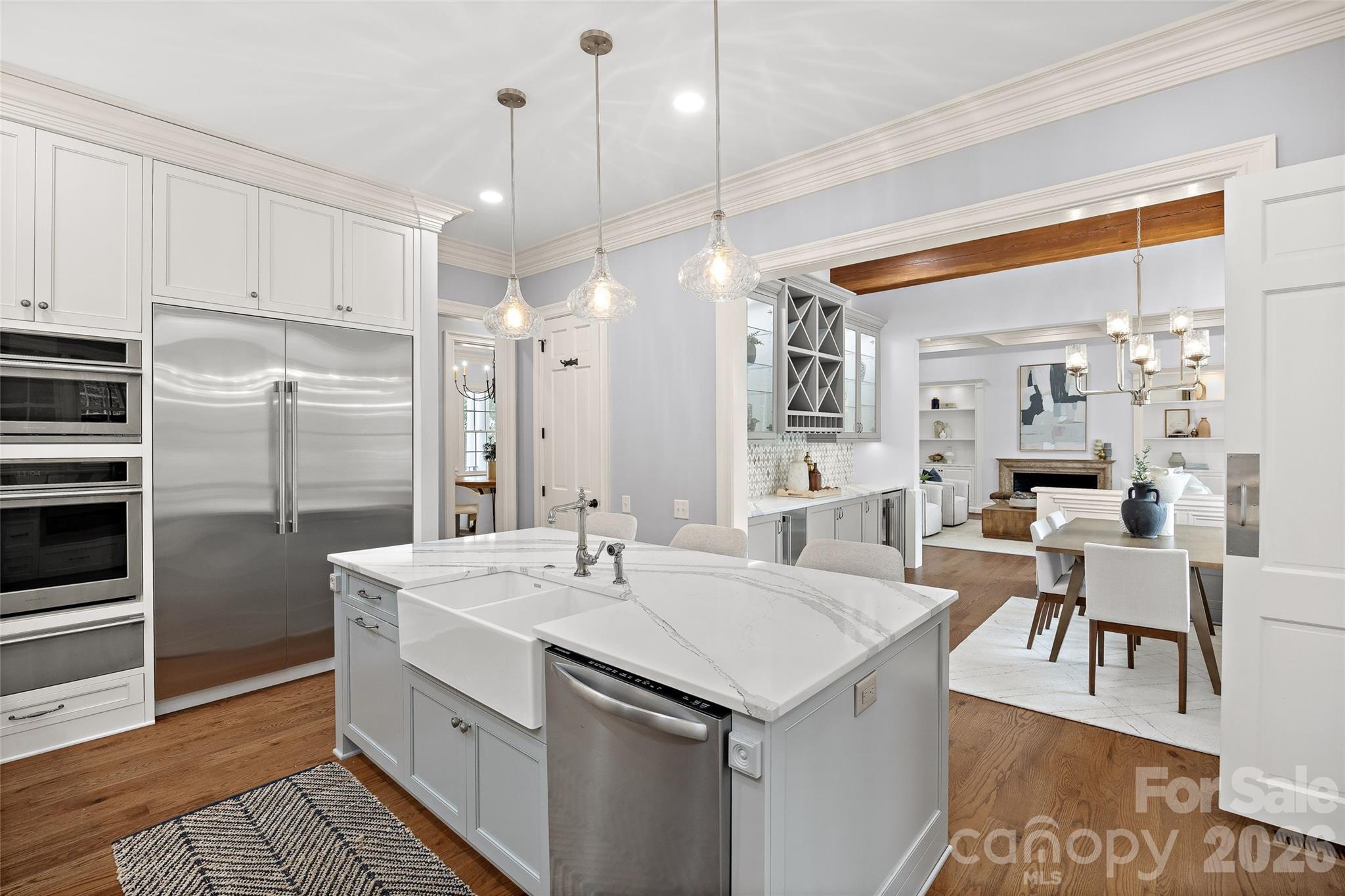 2135 Sharon Avenue — Charlotte