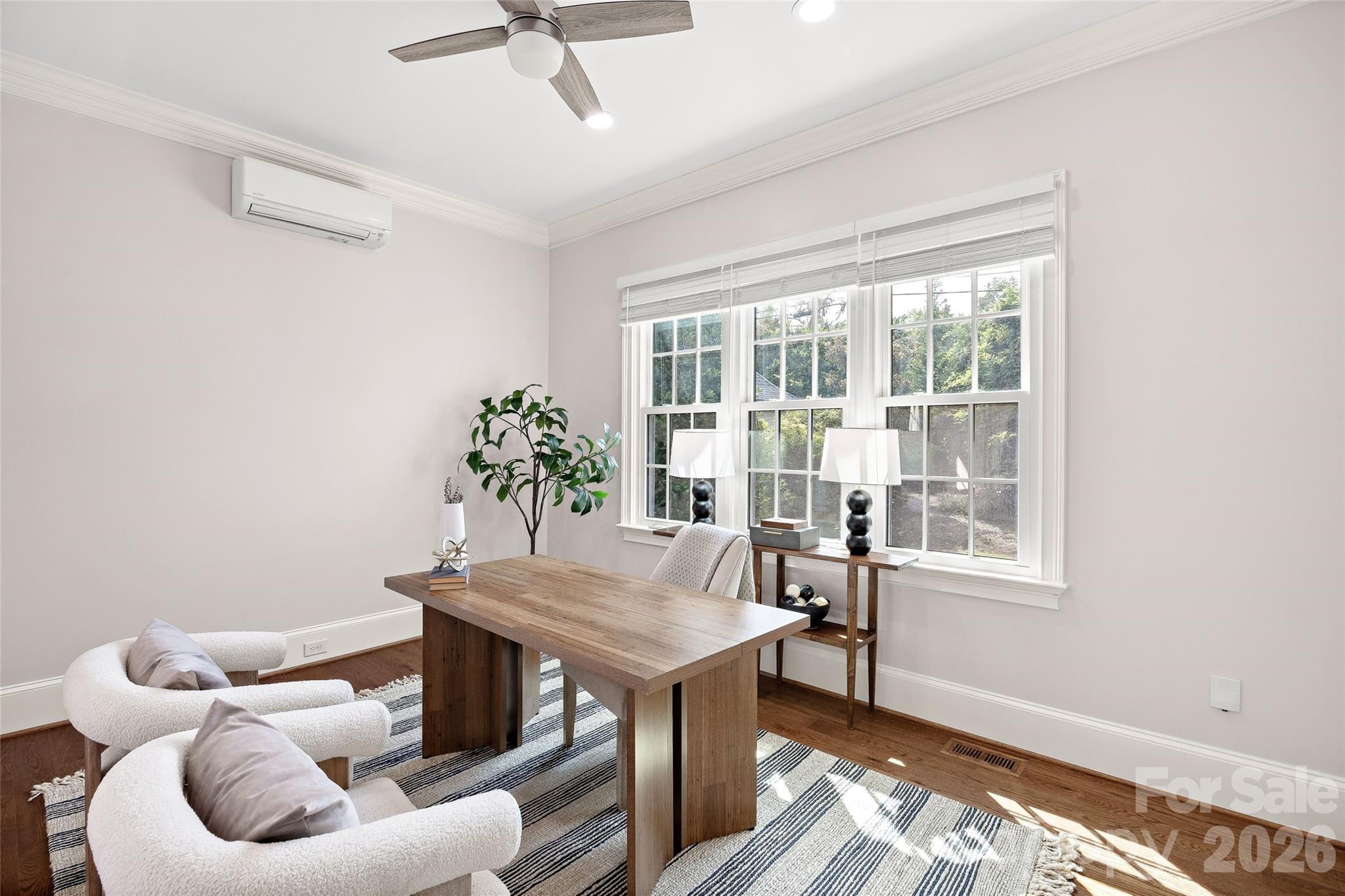2135 Sharon Avenue — Charlotte