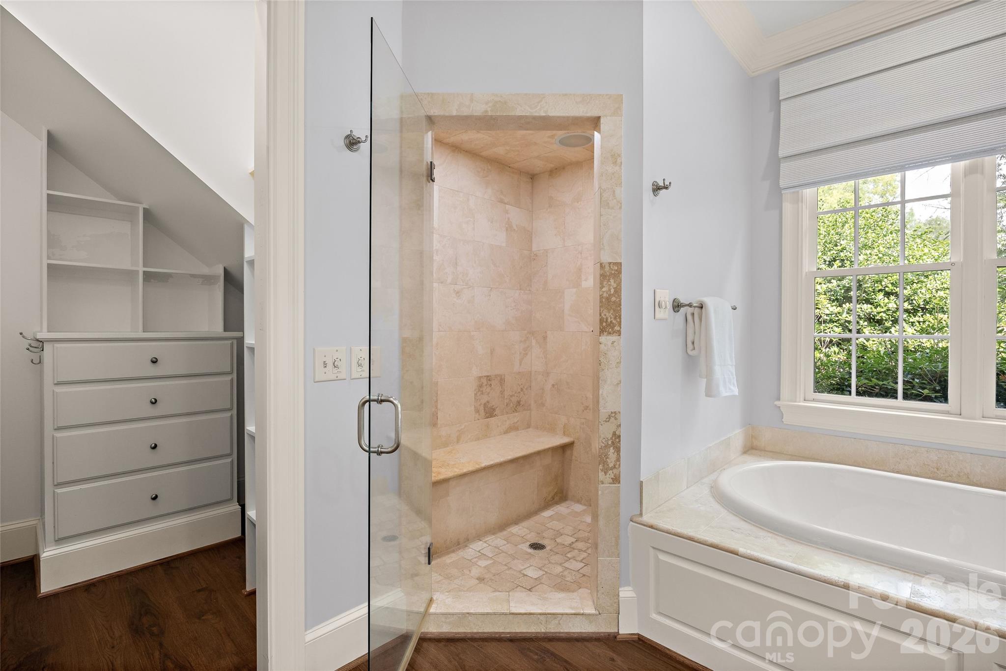 2135 Sharon Avenue — Charlotte
