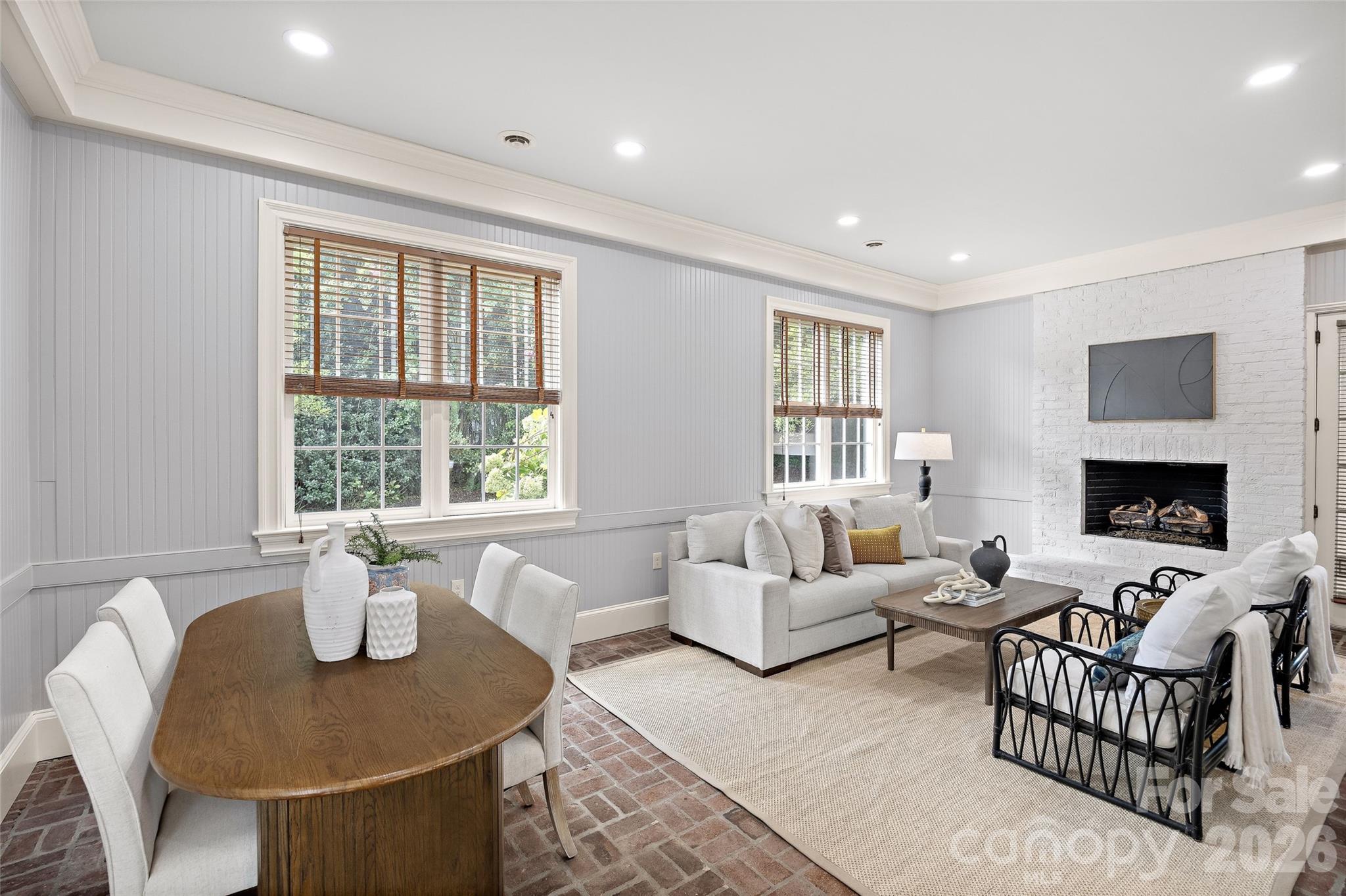 2135 Sharon Avenue — Charlotte