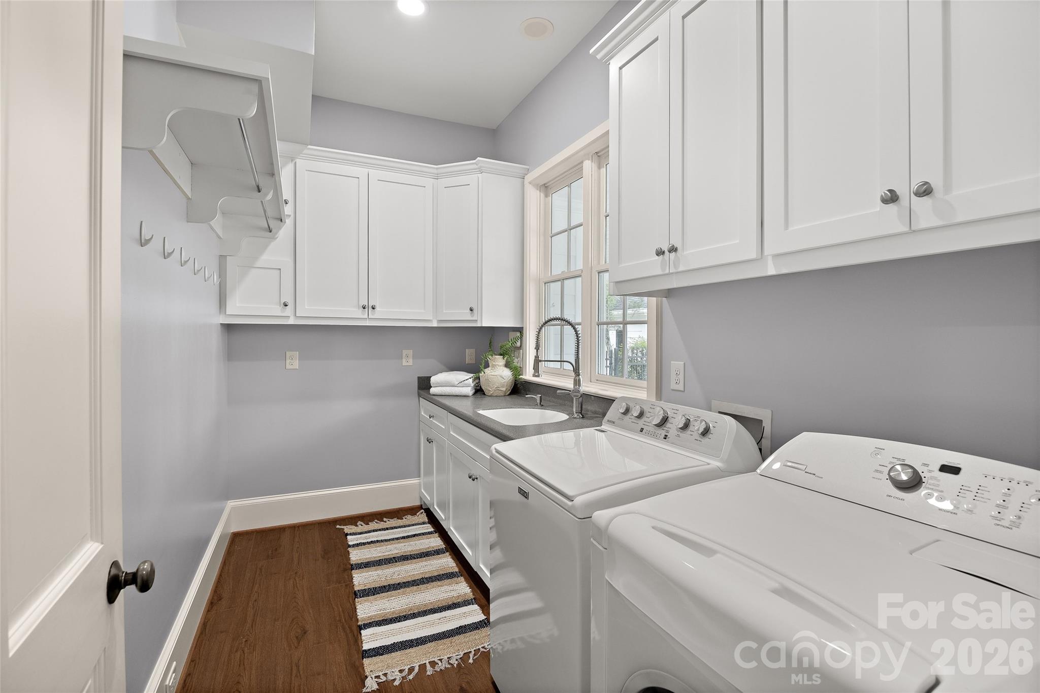 2135 Sharon Avenue — Charlotte
