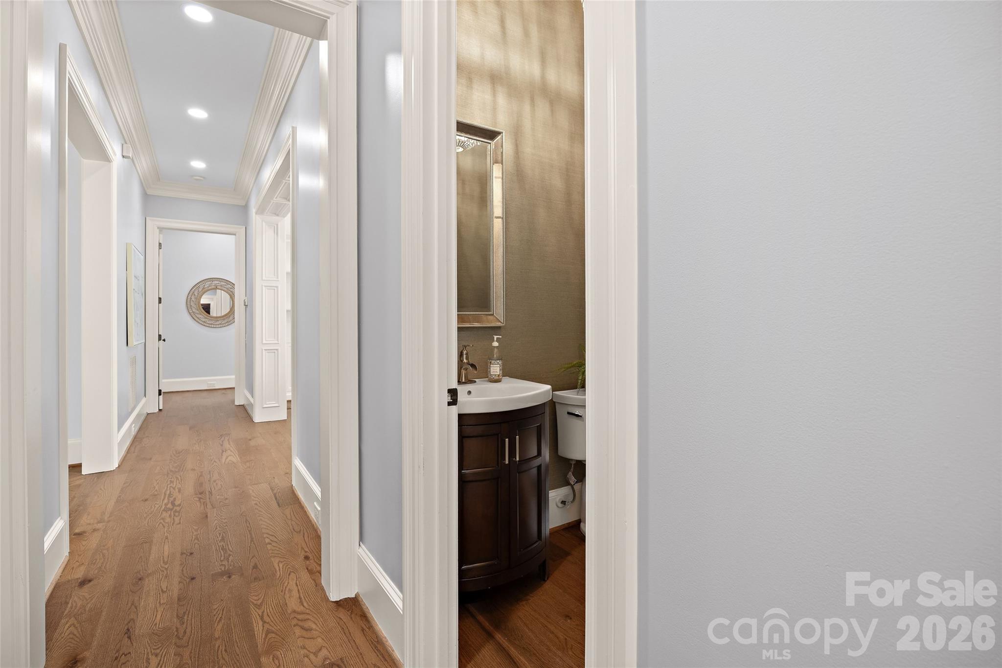 2135 Sharon Avenue — Charlotte