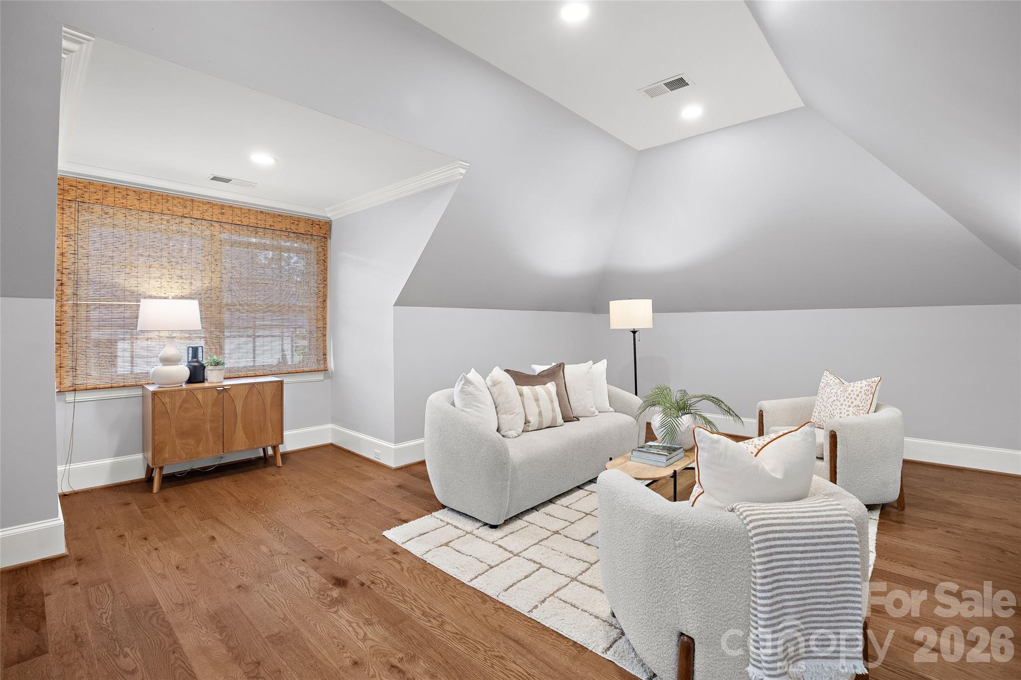 2135 Sharon Avenue — Charlotte