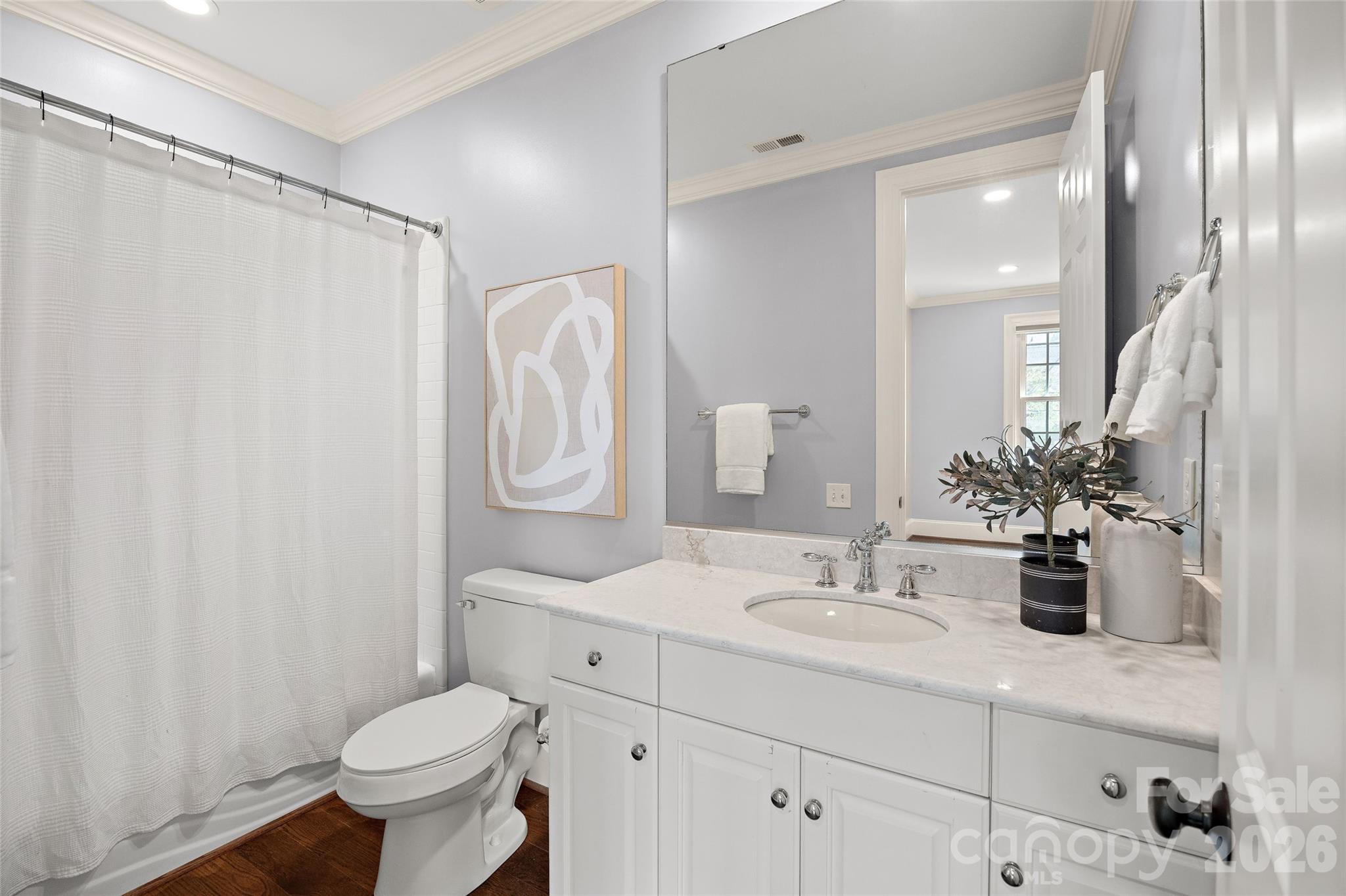 2135 Sharon Avenue — Charlotte