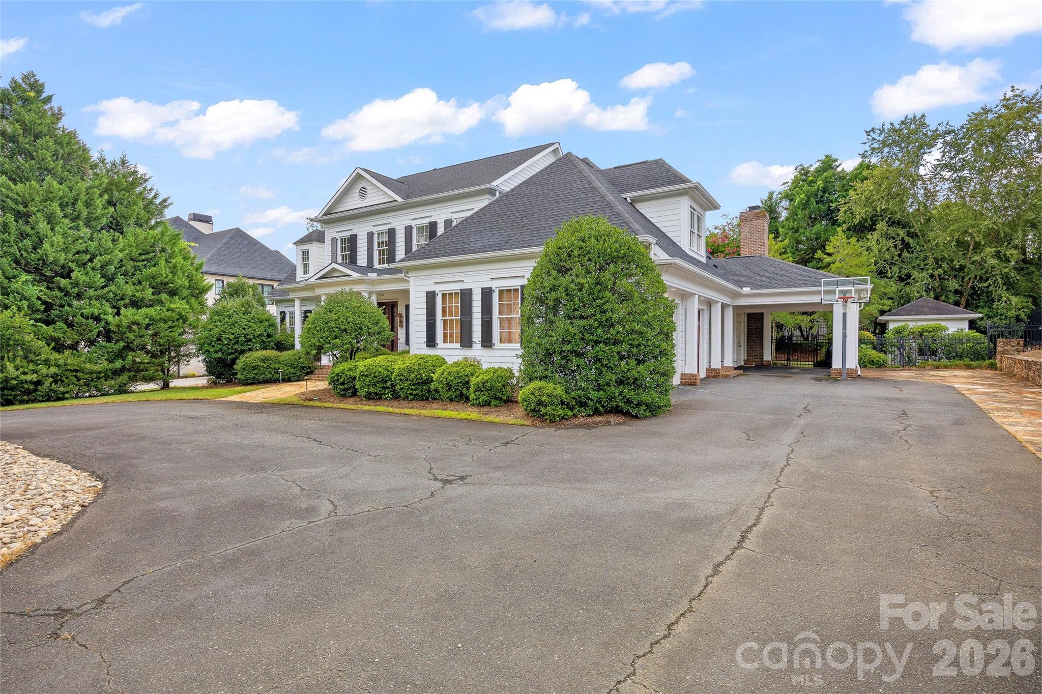 2135 Sharon Avenue — Charlotte