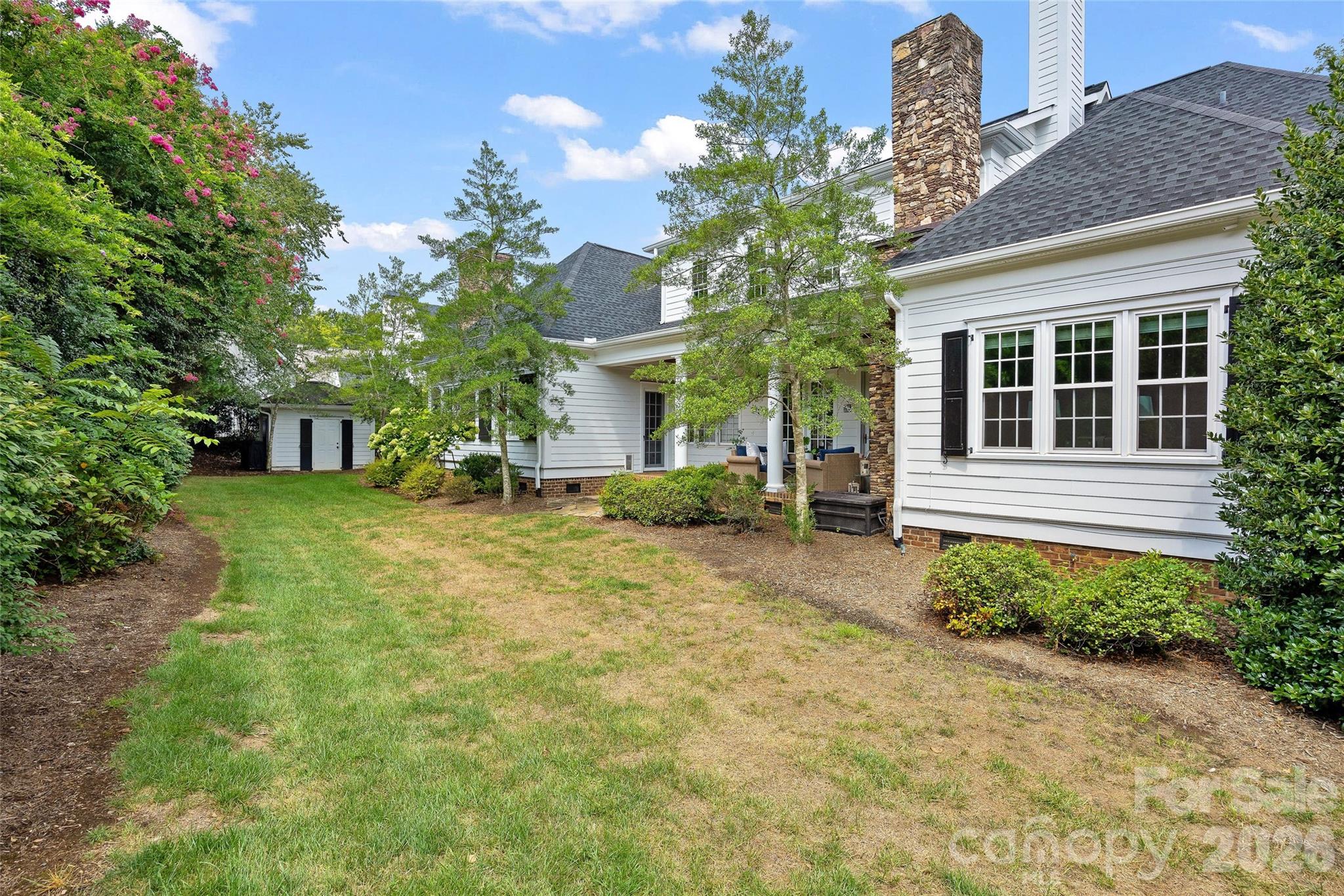 2135 Sharon Avenue — Charlotte
