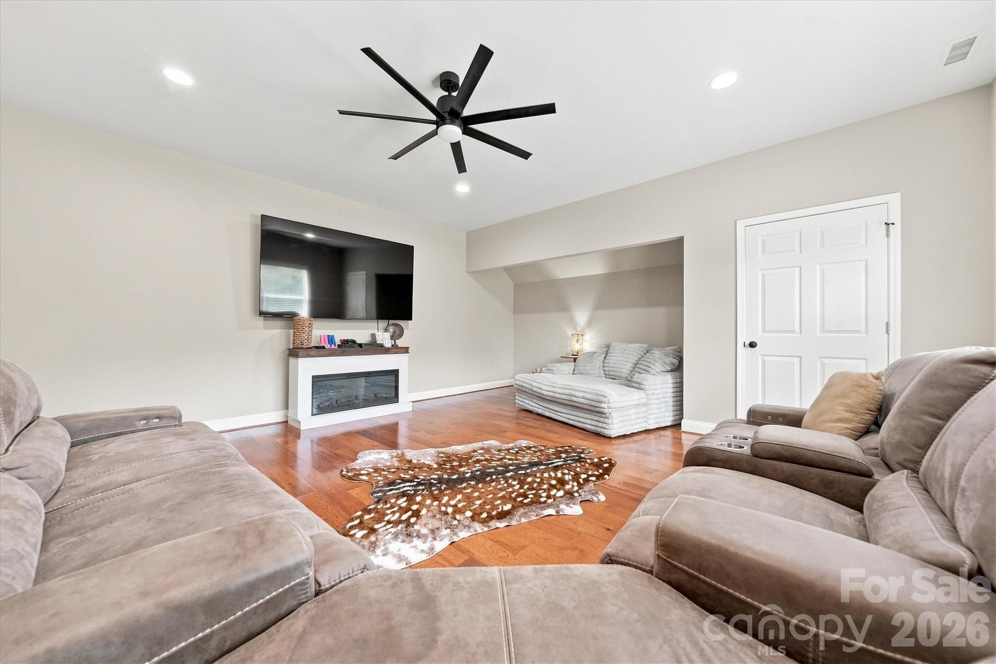 34 Colts Neck Lane — Taylorsville