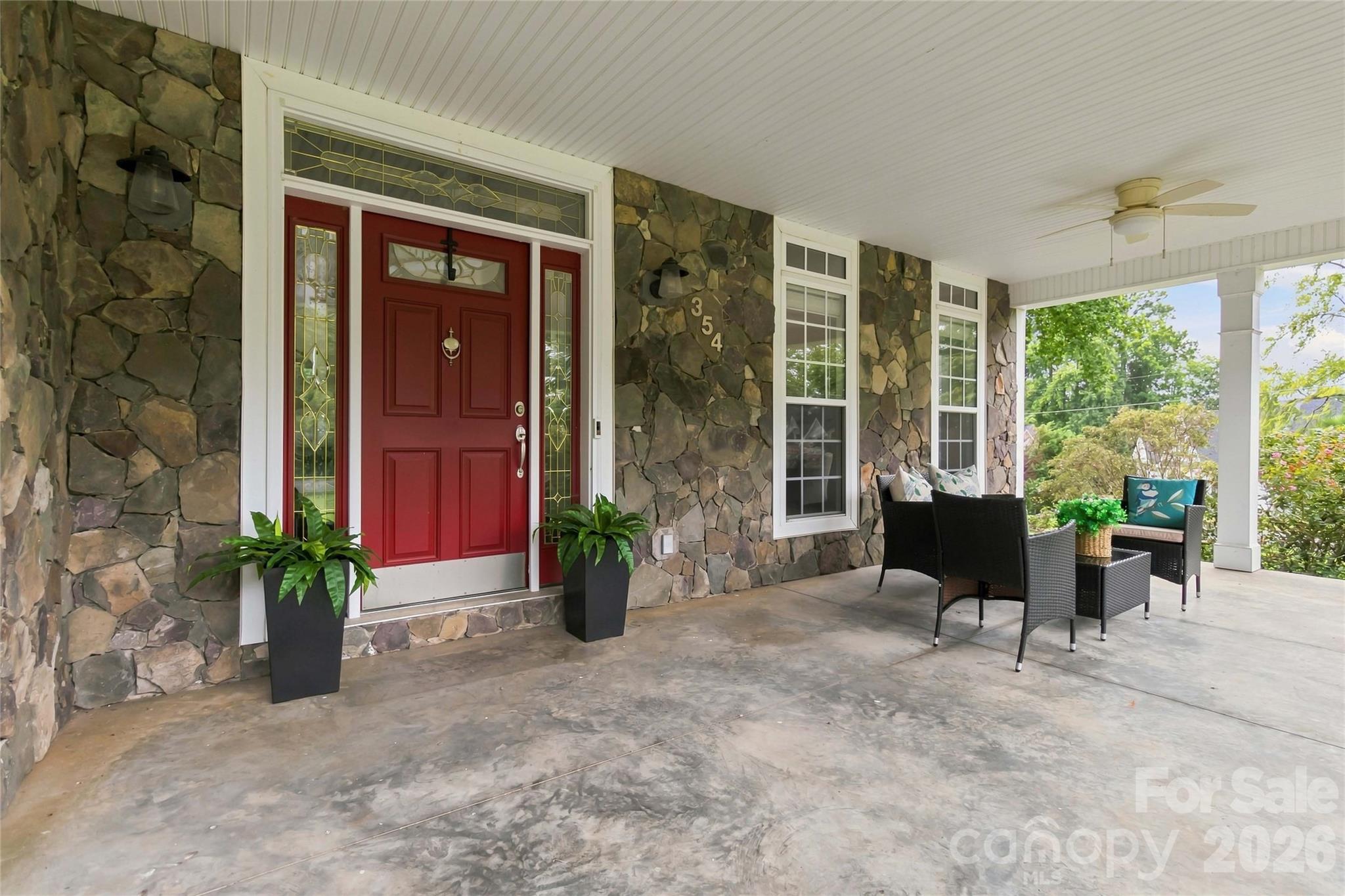 354 Robinson Road — Mooresville