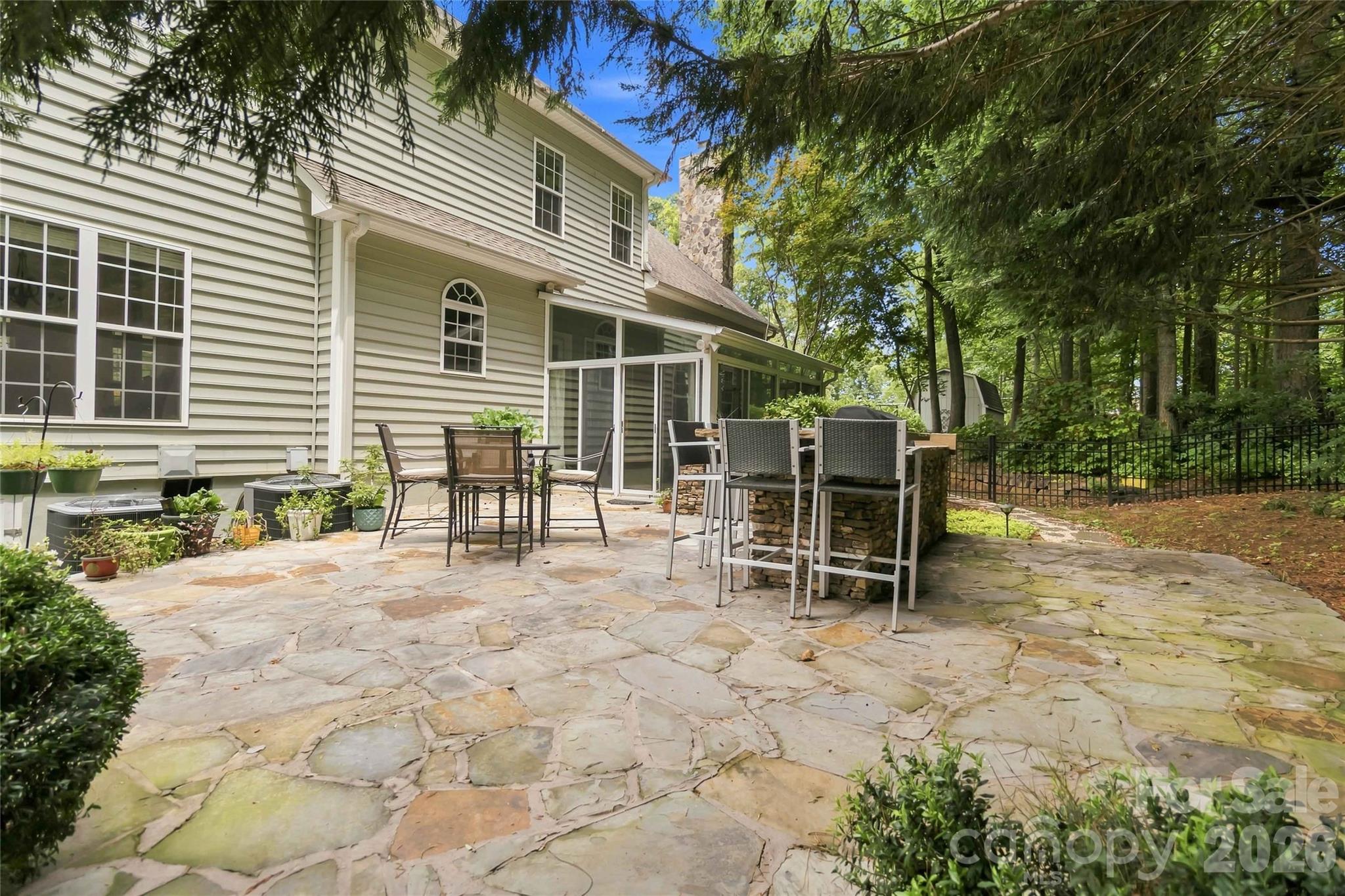 354 Robinson Road — Mooresville