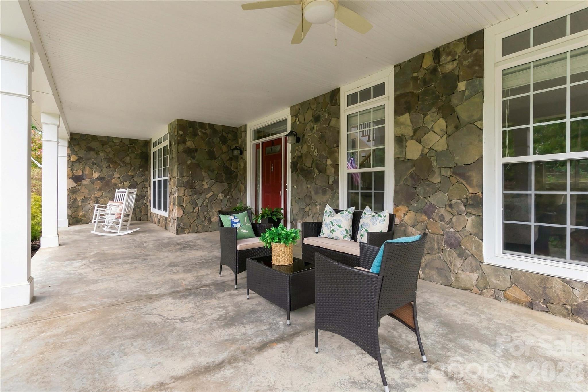 354 Robinson Road — Mooresville