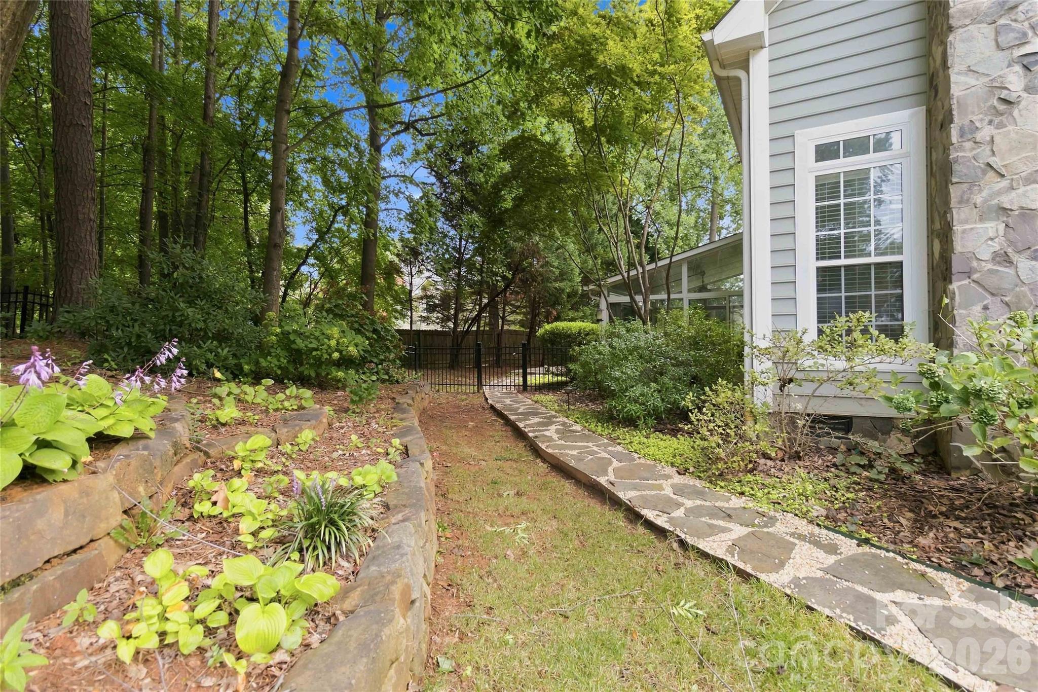 354 Robinson Road — Mooresville