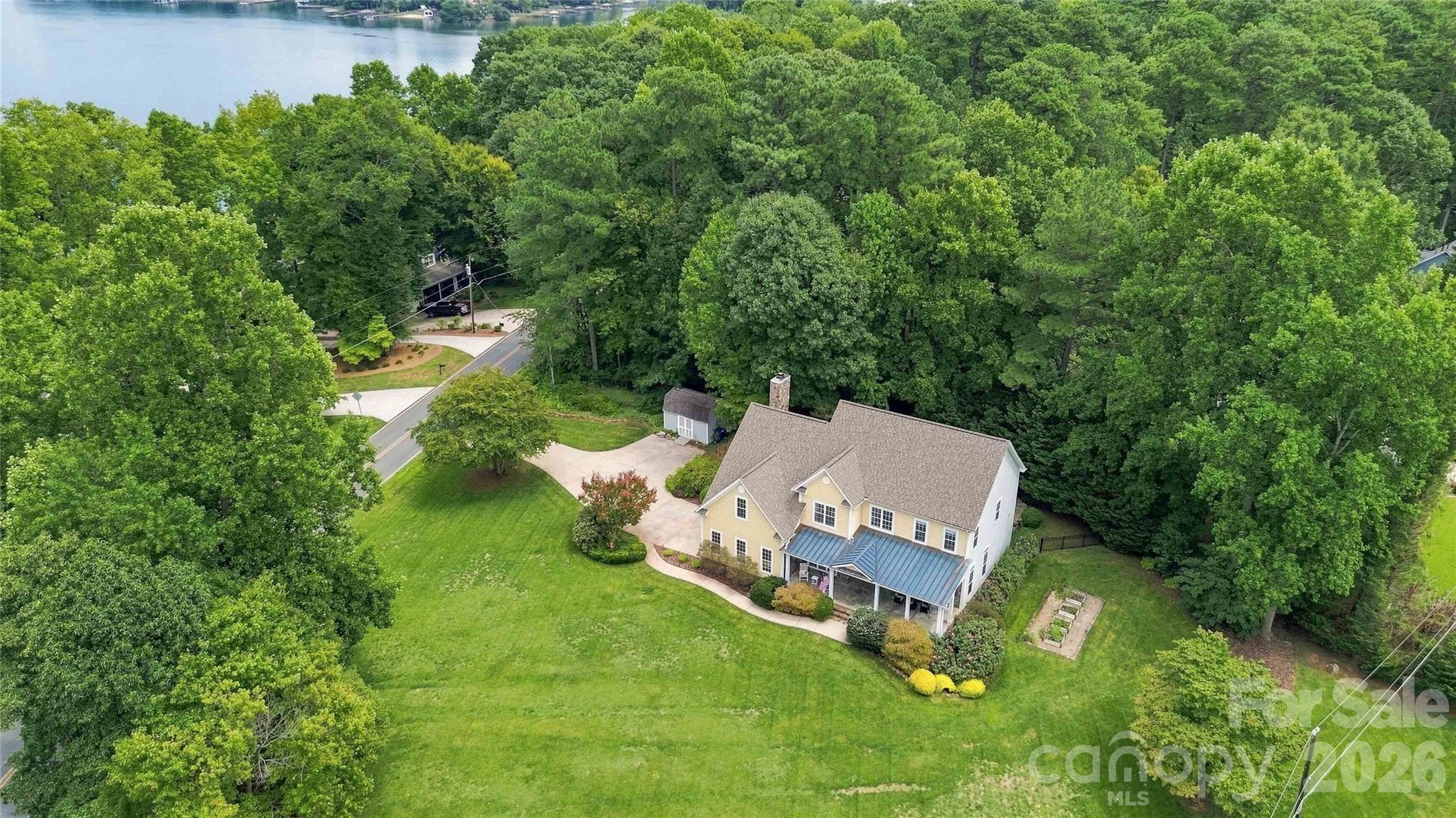 354 Robinson Road — Mooresville
