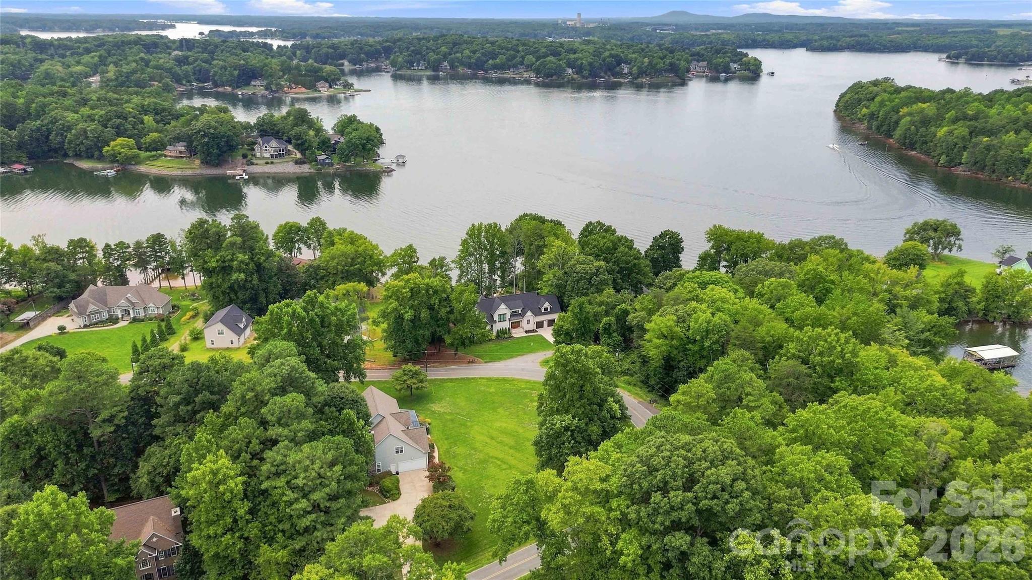 354 Robinson Road — Mooresville
