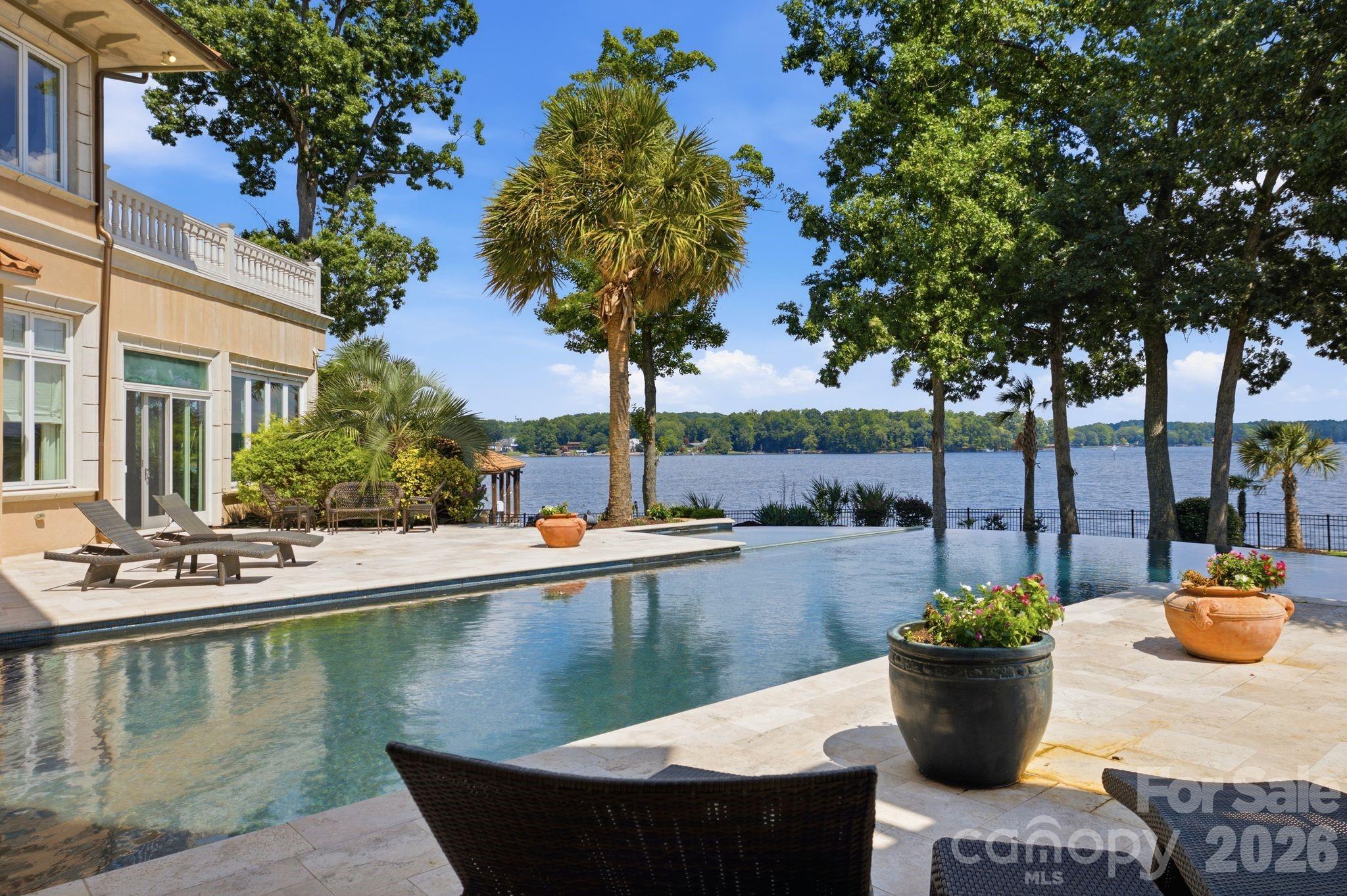 178 Mariner Pointe Lane — Mooresville
