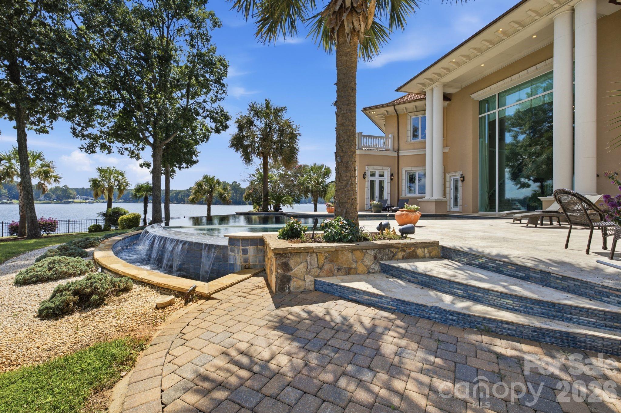 178 Mariner Pointe Lane — Mooresville
