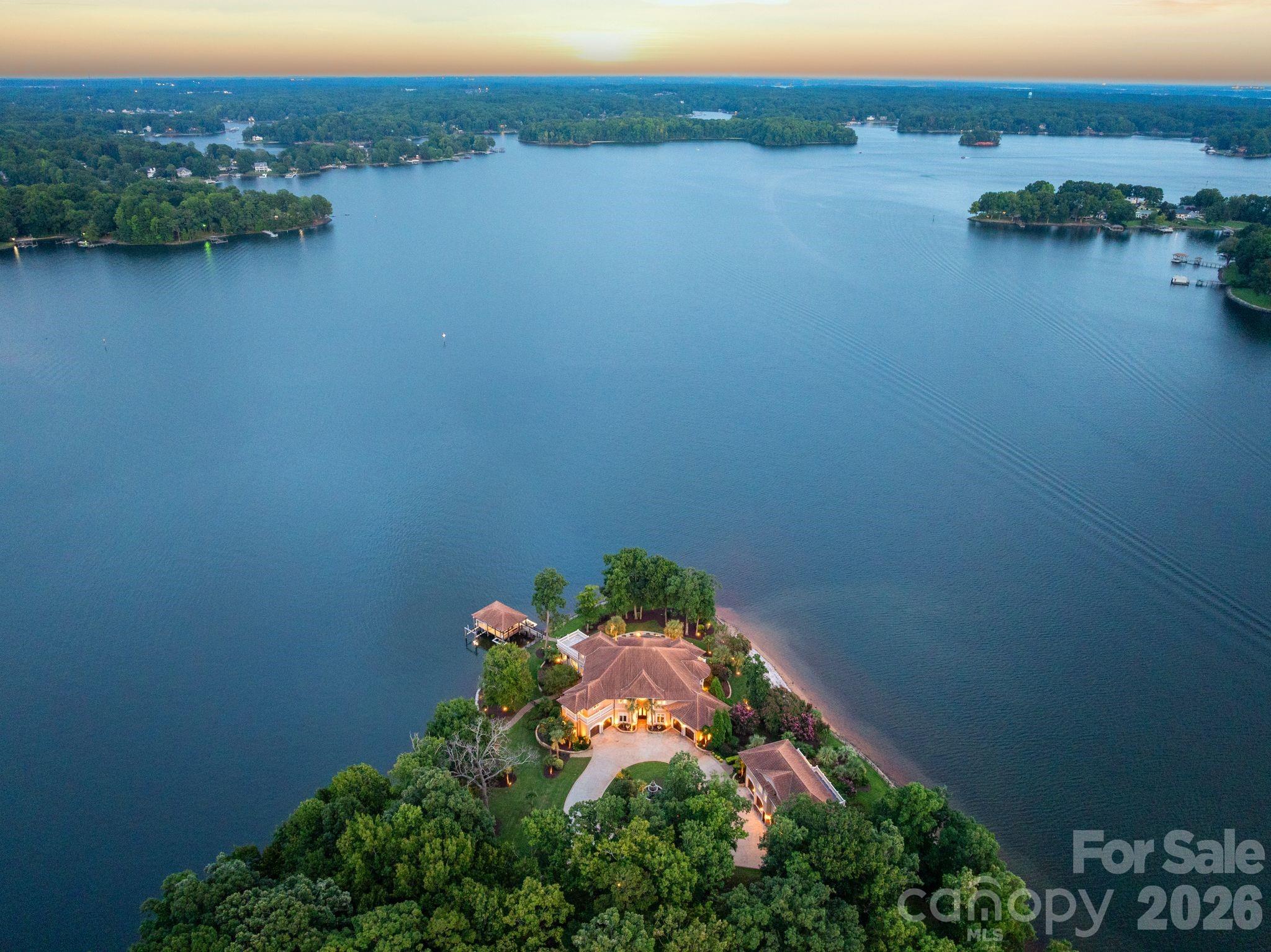 178 Mariner Pointe Lane — Mooresville