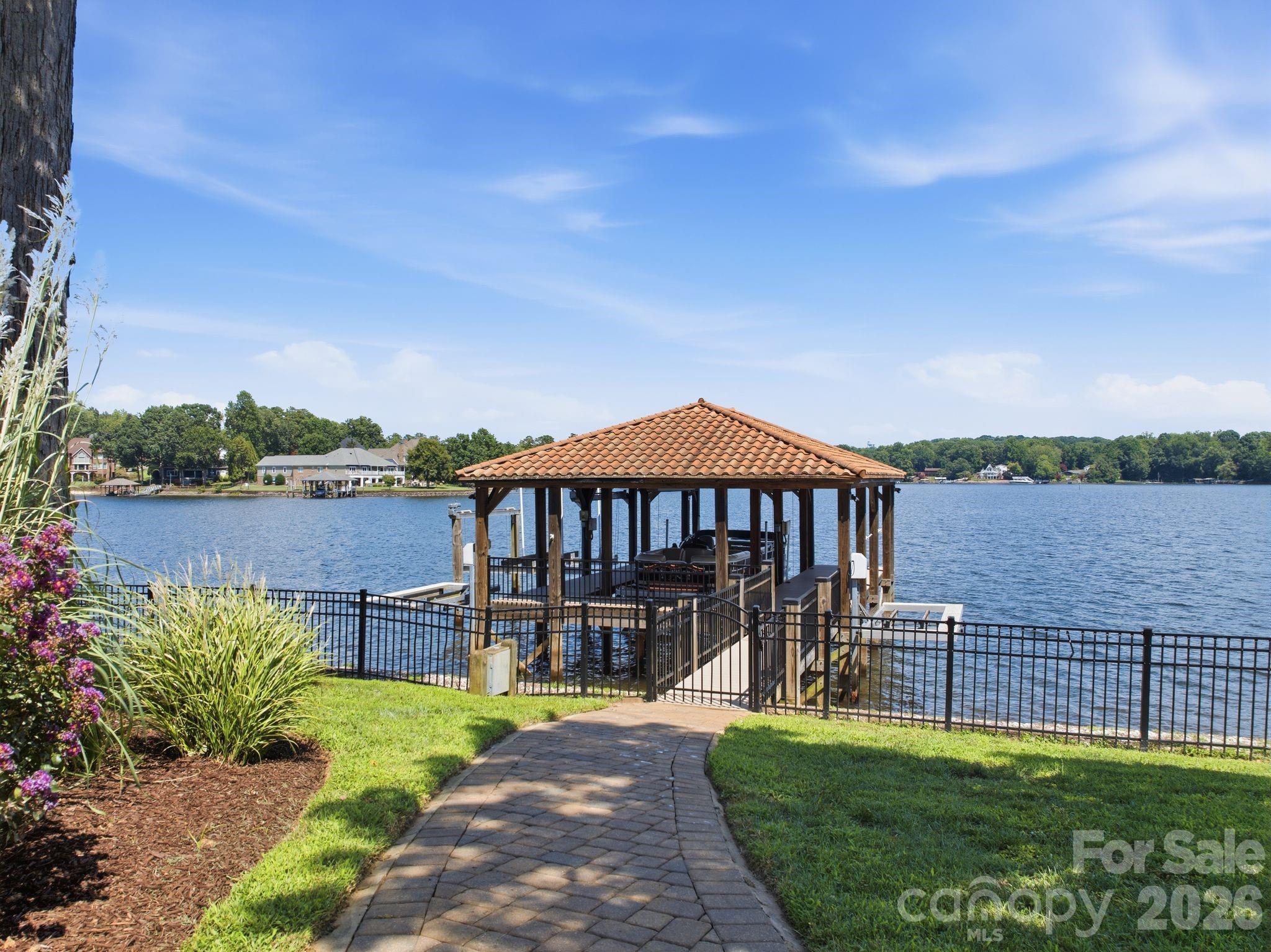 178 Mariner Pointe Lane — Mooresville