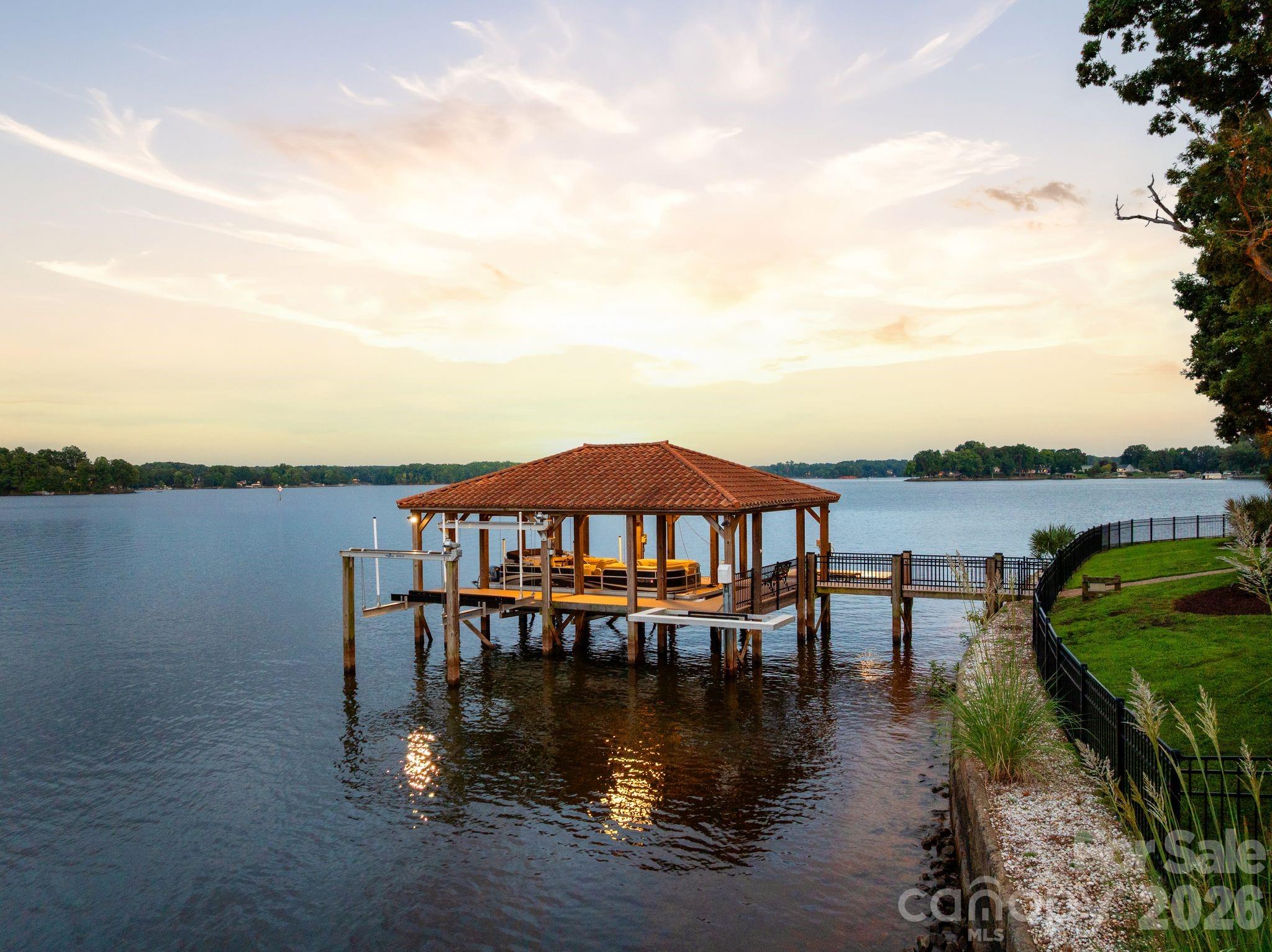 178 Mariner Pointe Lane — Mooresville