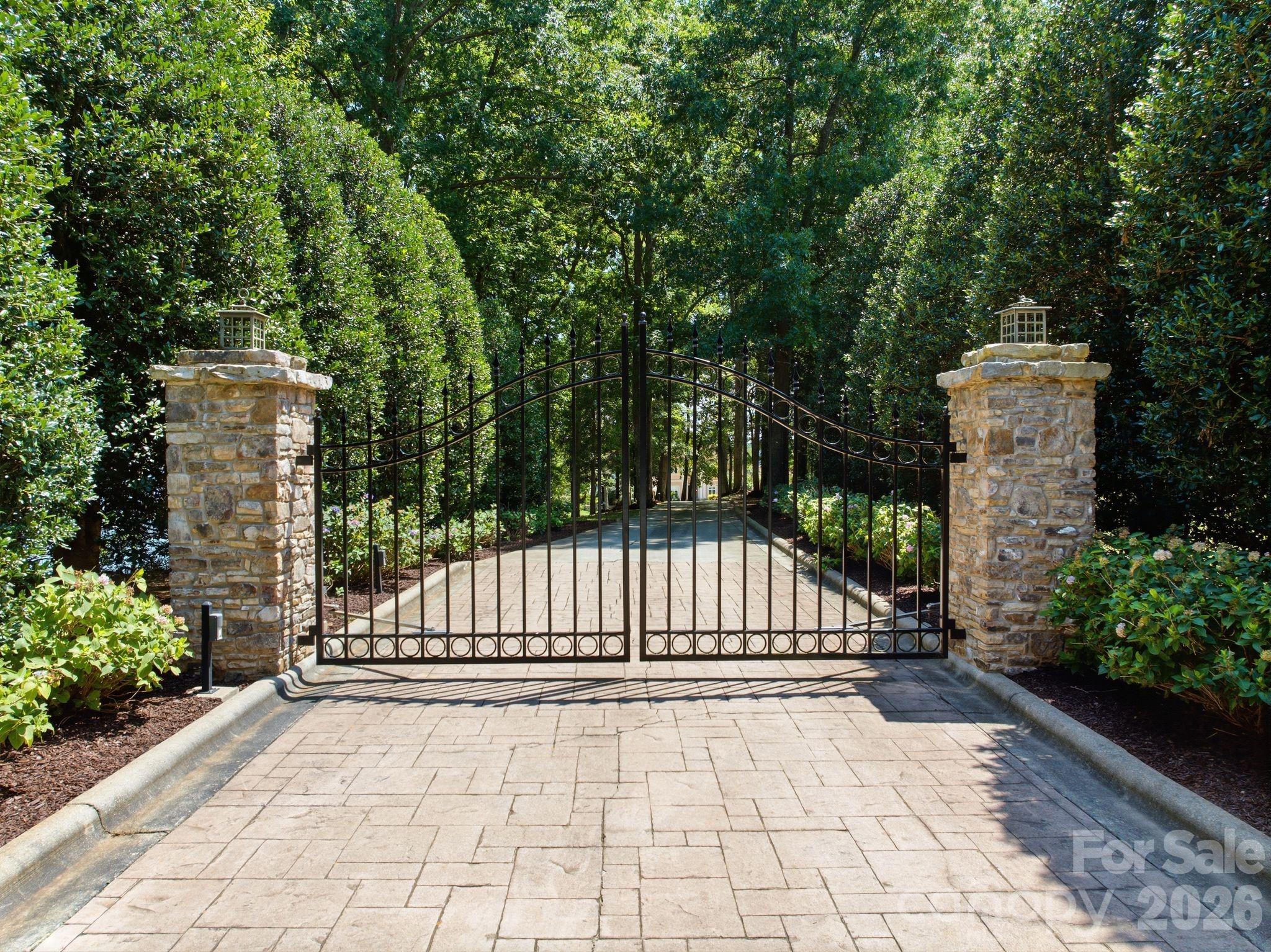 178 Mariner Pointe Lane — Mooresville