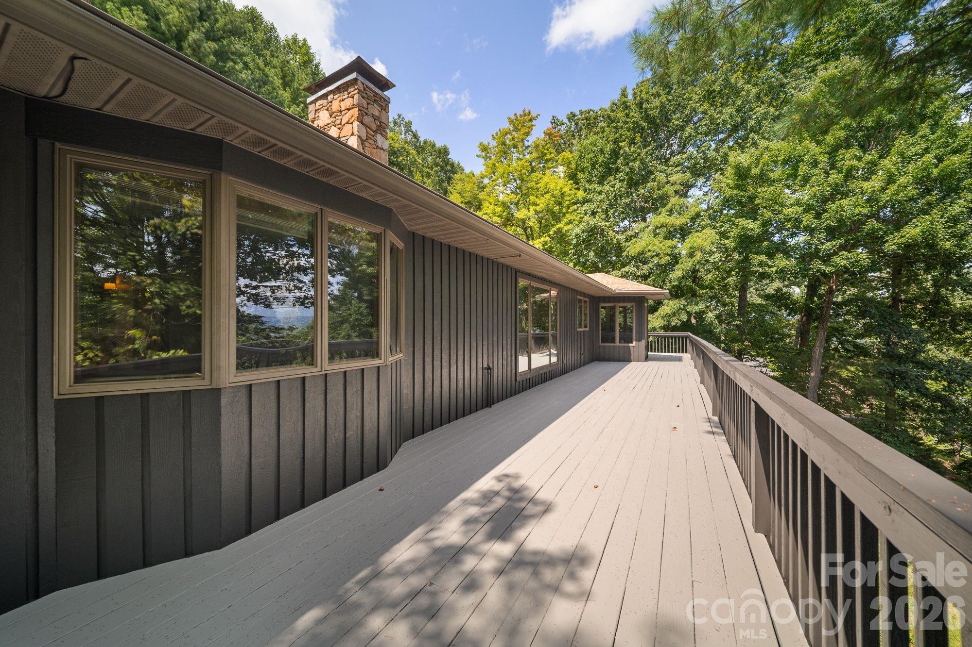 1105 High Vista Drive — Mills River