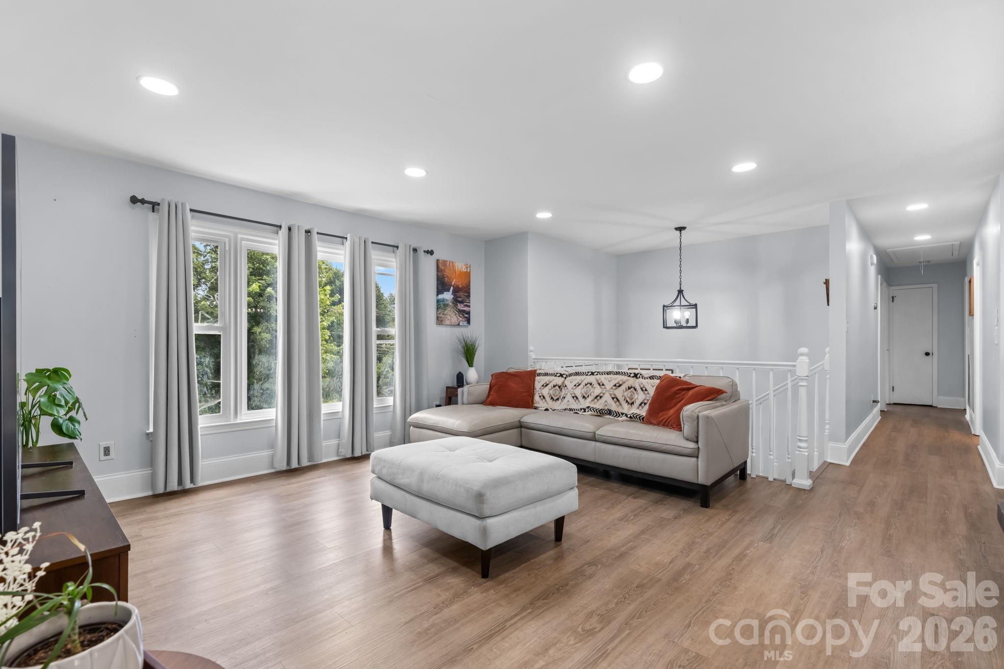 1197 Zion Church Road — Hickory