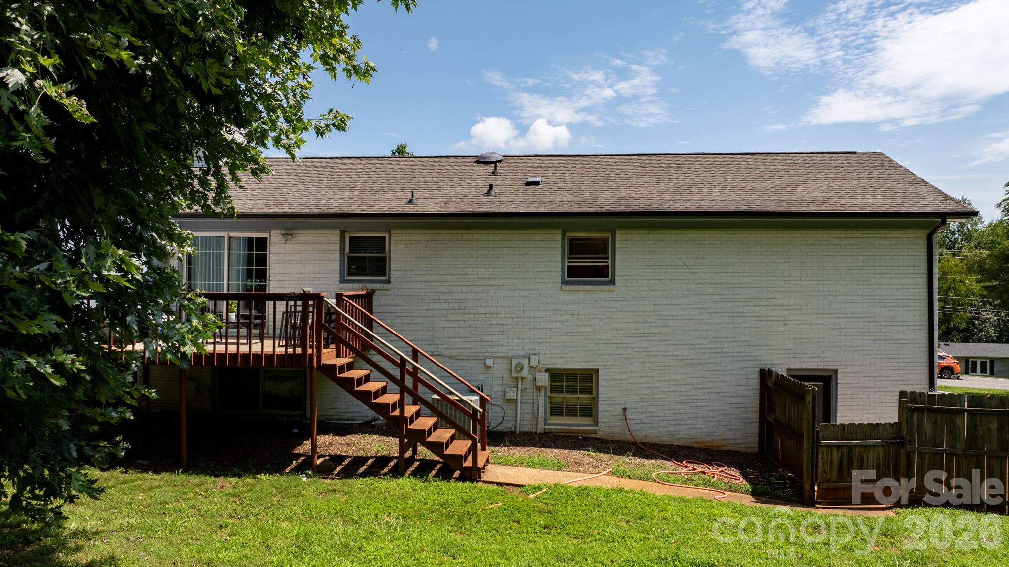 1197 Zion Church Road — Hickory