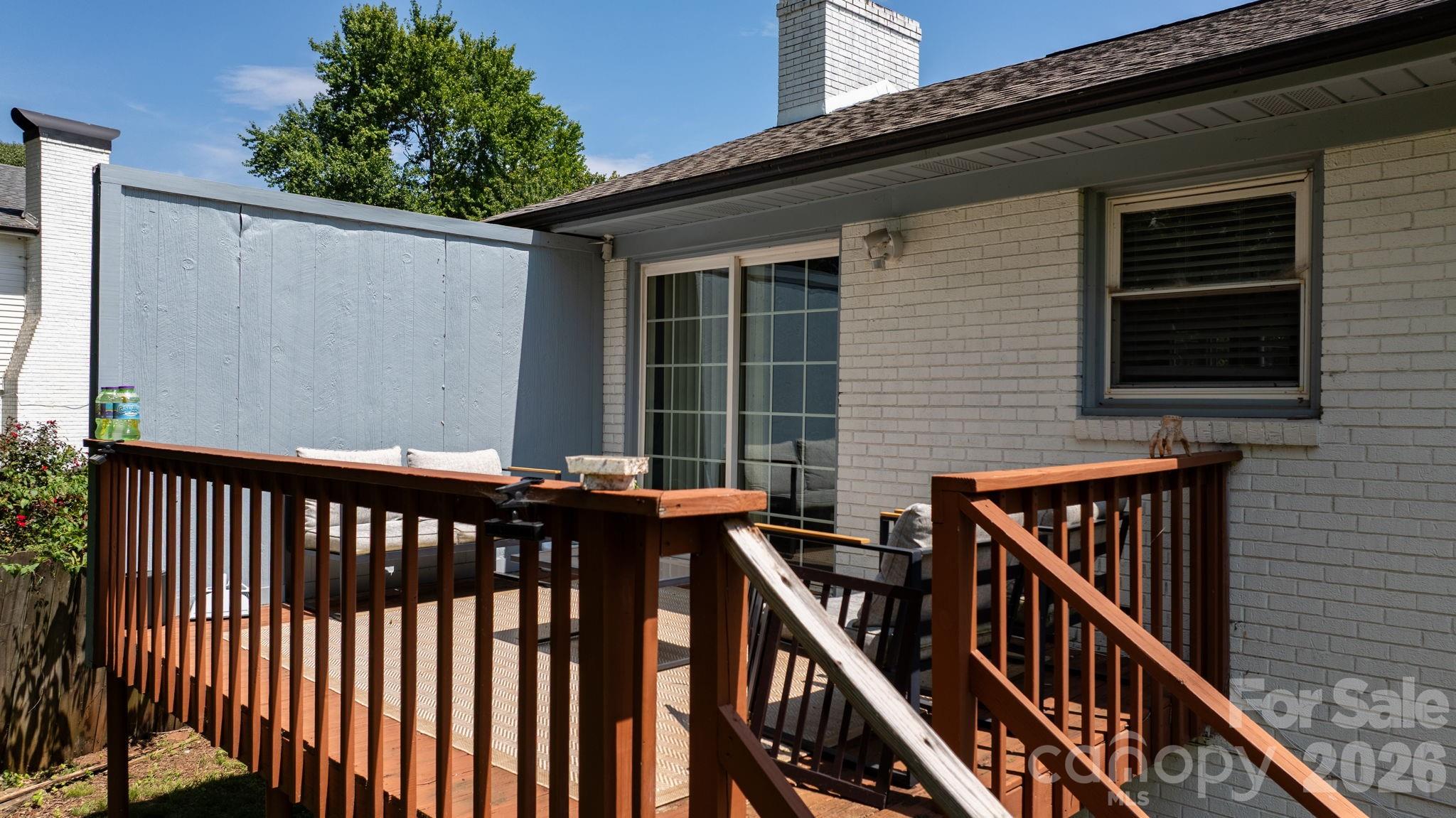 1197 Zion Church Road — Hickory
