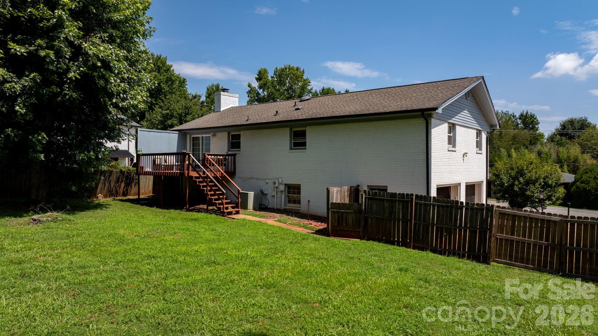 1197 Zion Church Road — Hickory