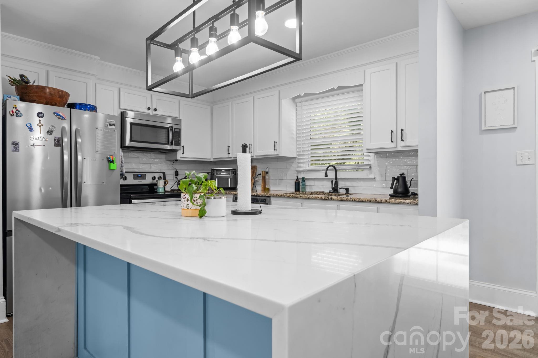 1197 Zion Church Road — Hickory