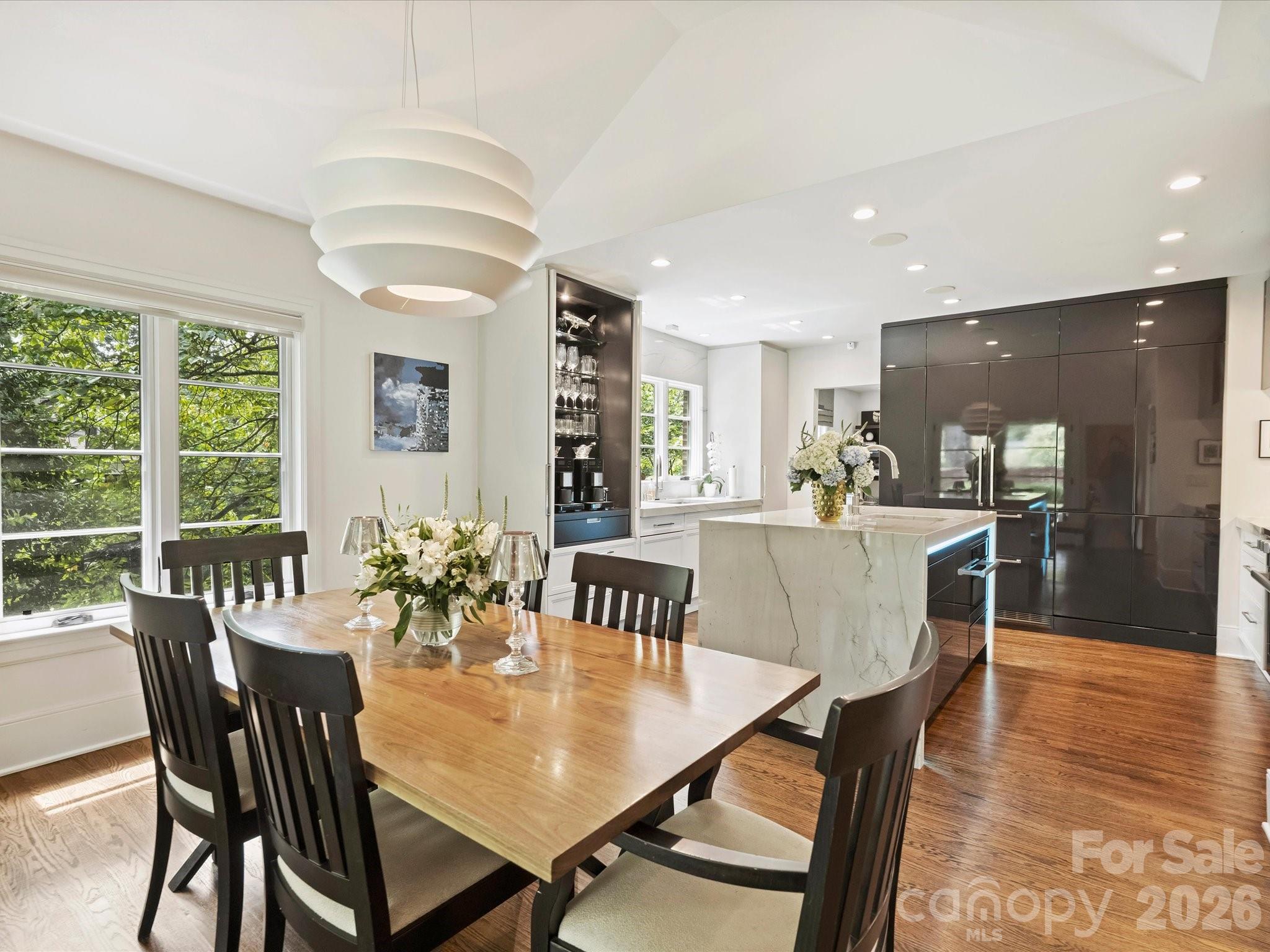 943 Romany Road — Charlotte