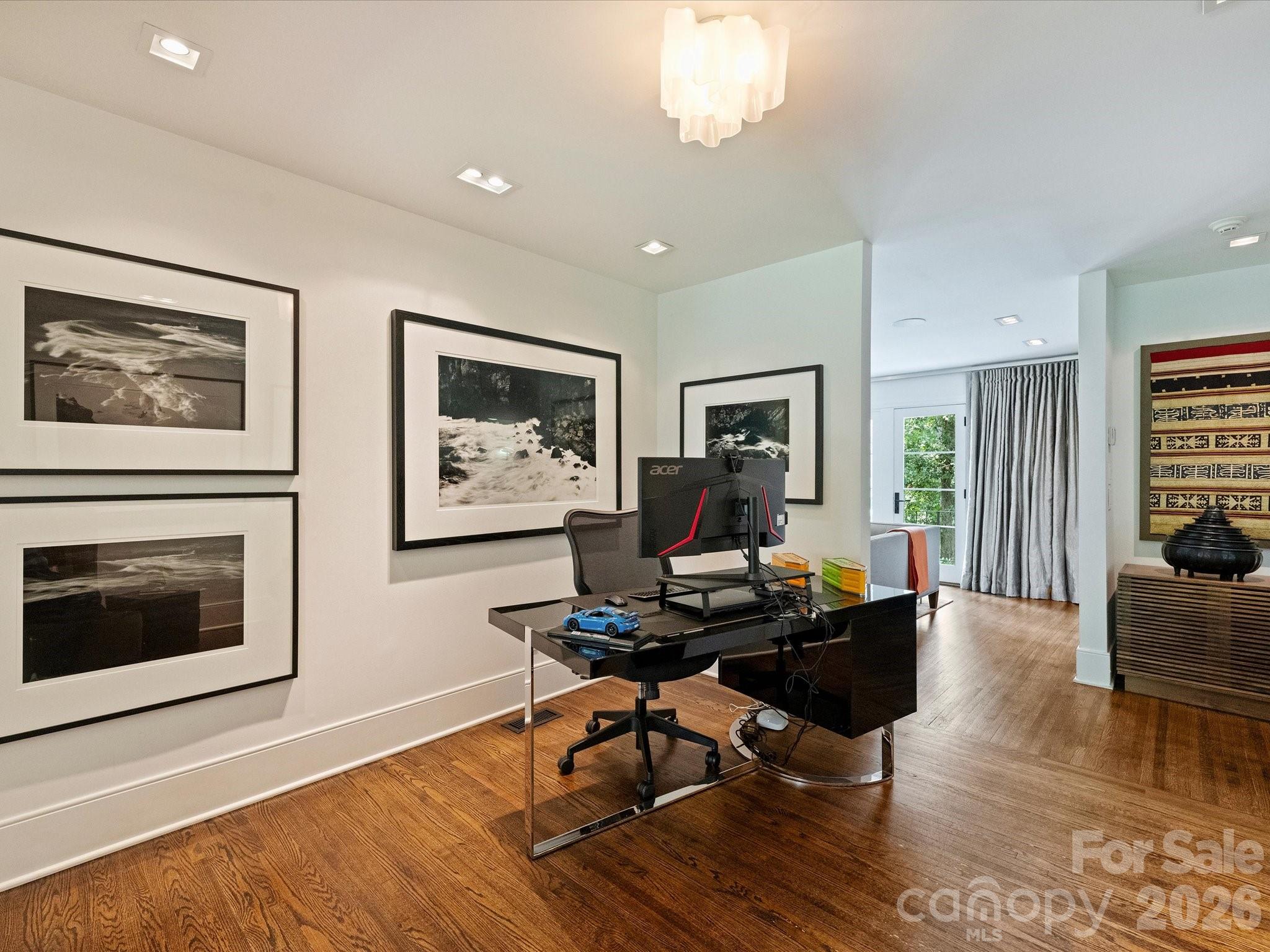 943 Romany Road — Charlotte