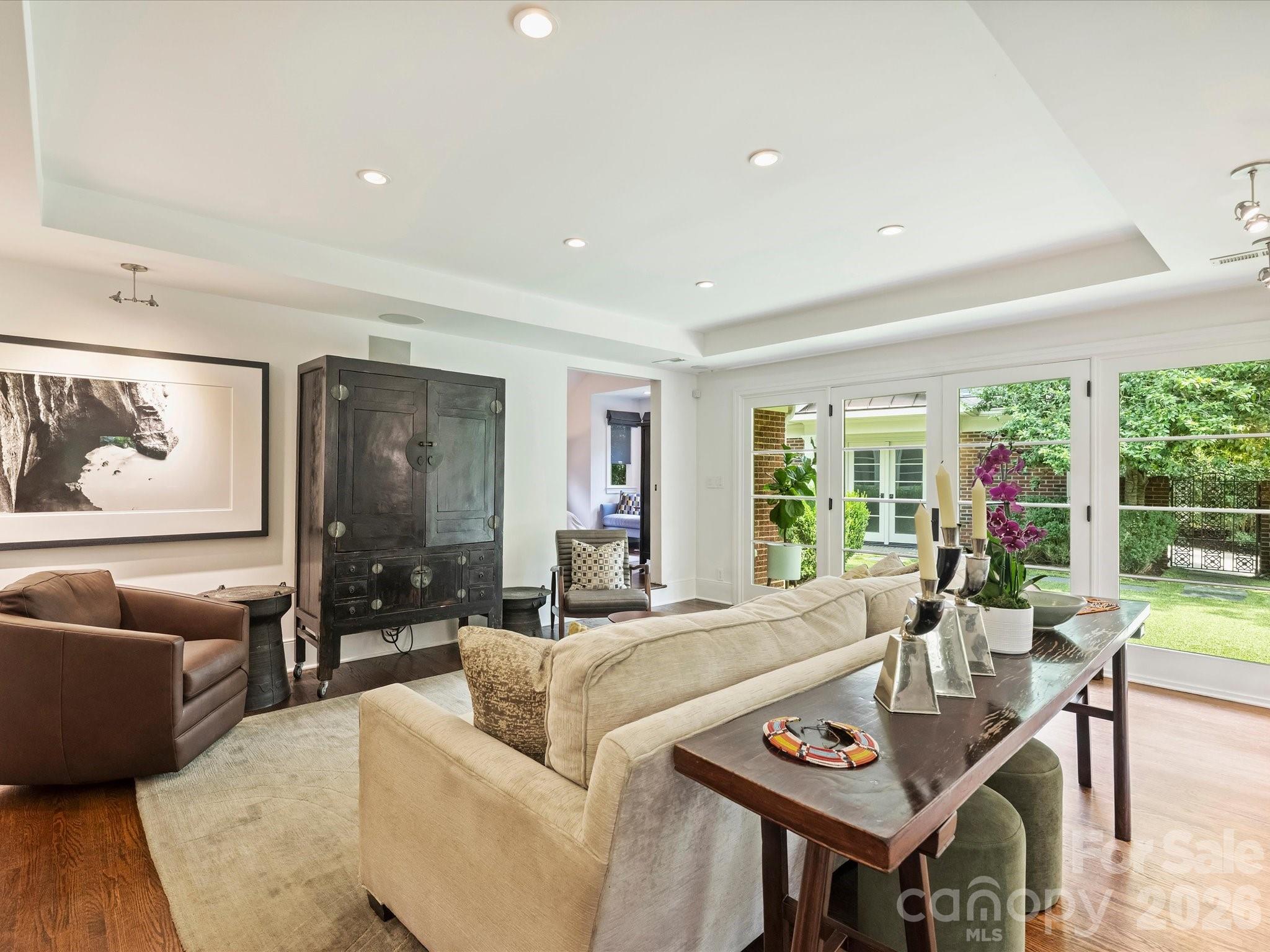 943 Romany Road — Charlotte