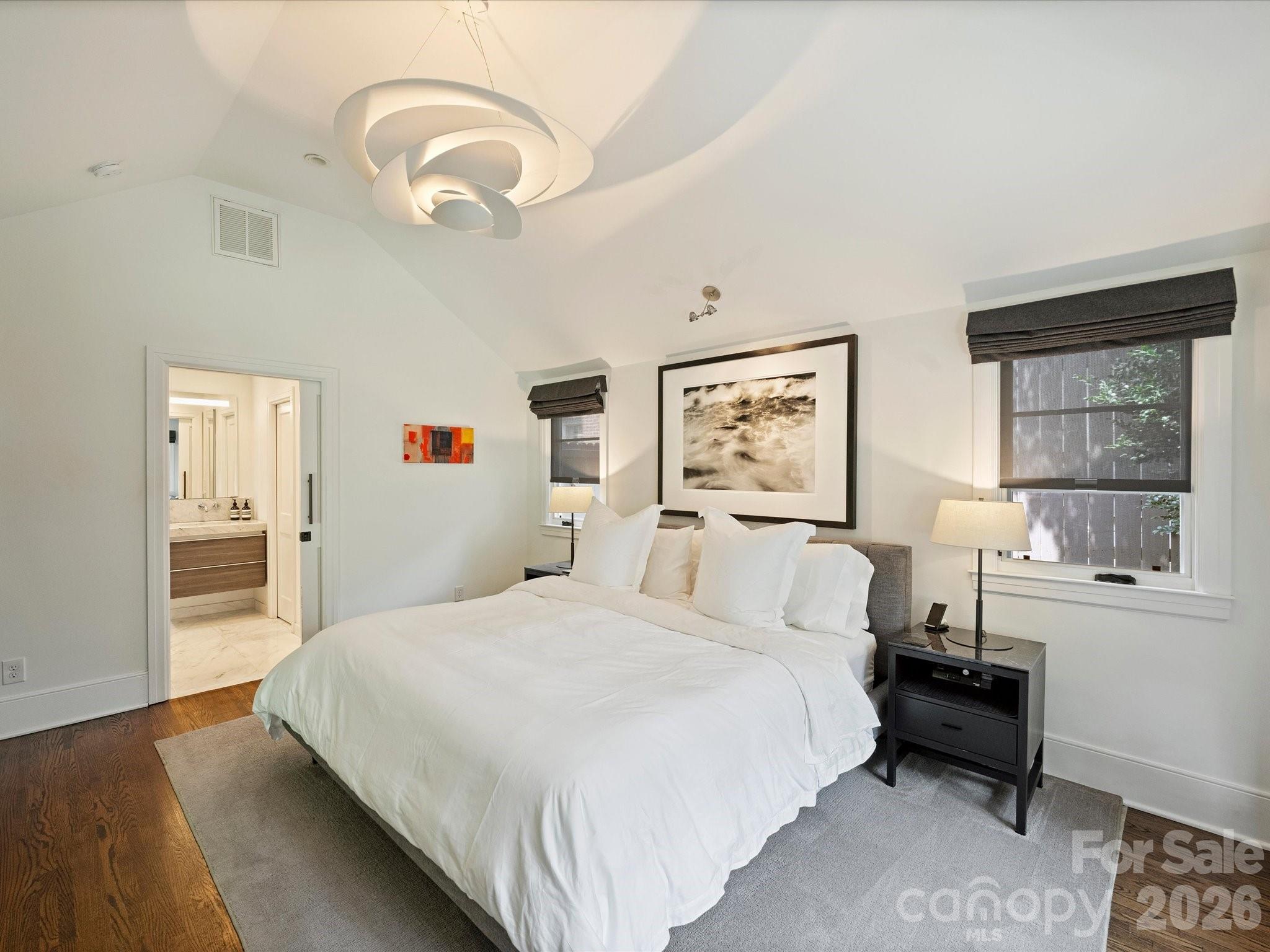 943 Romany Road — Charlotte