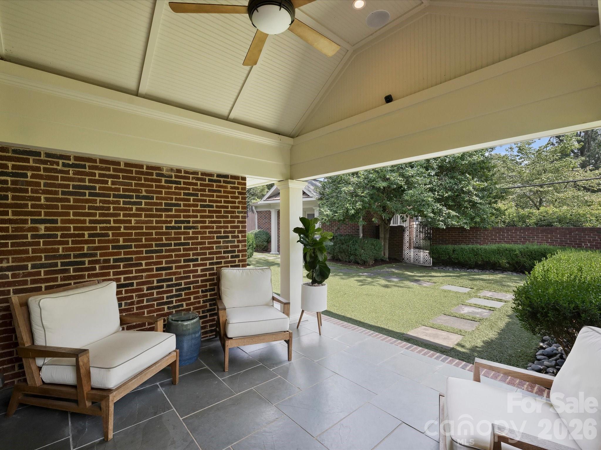 943 Romany Road — Charlotte