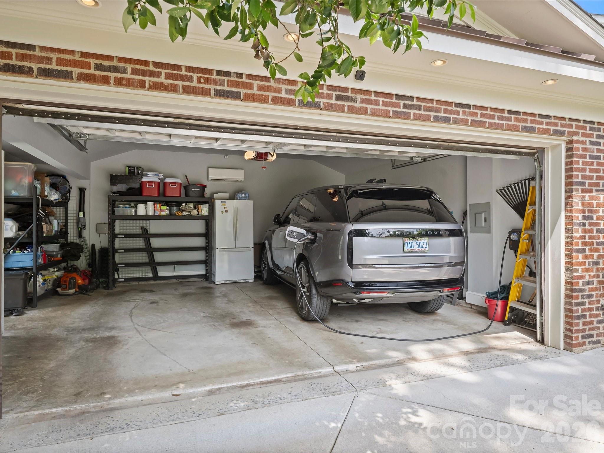 943 Romany Road — Charlotte