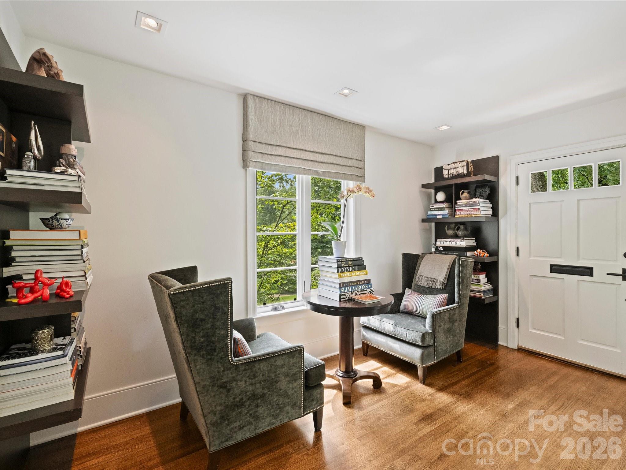 943 Romany Road — Charlotte