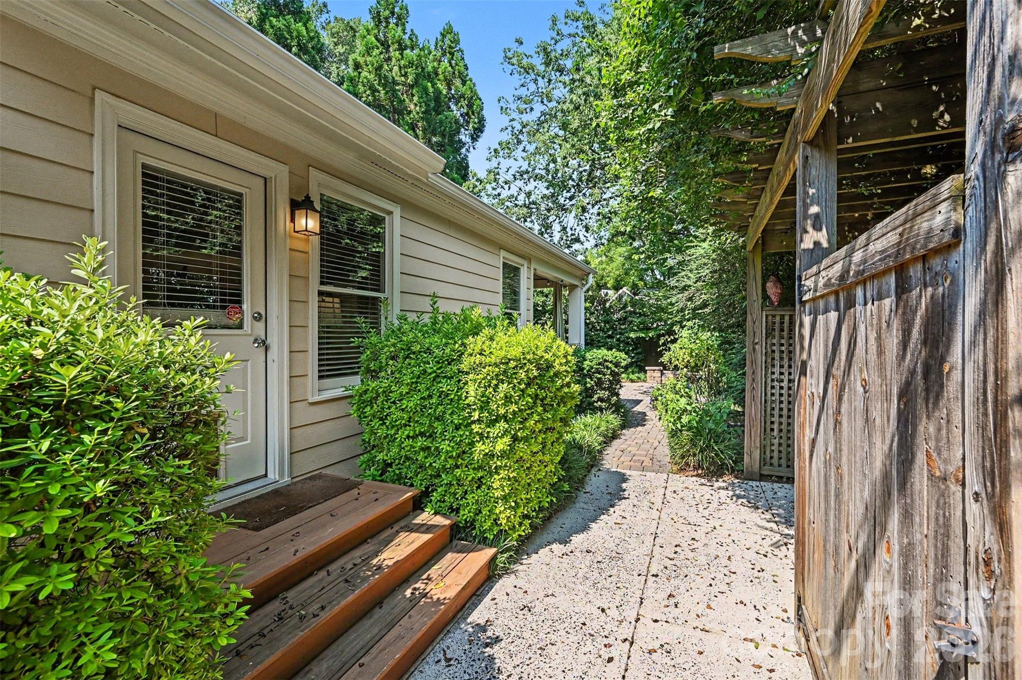 2230 Lockhart Drive — Charlotte