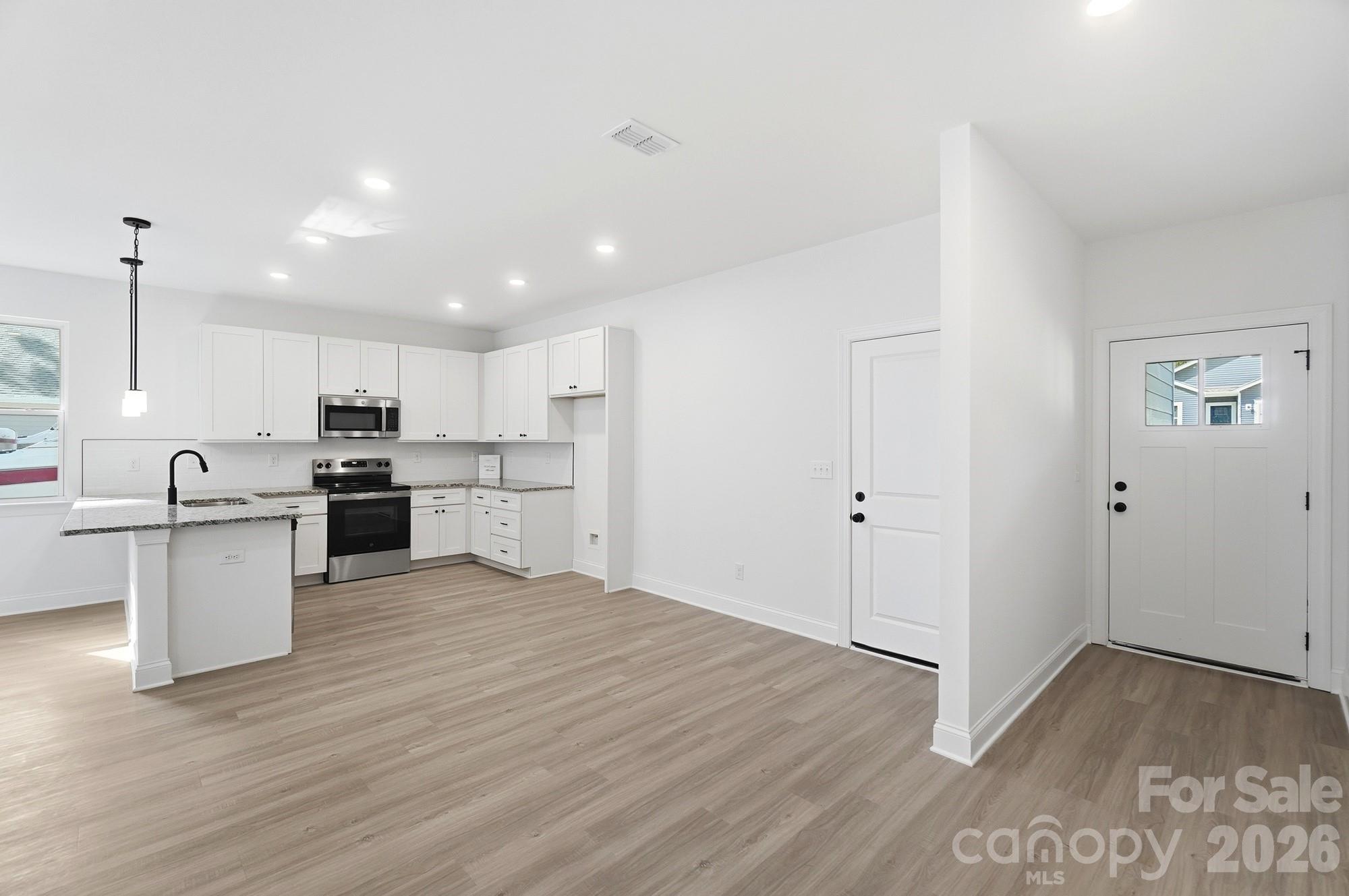 13911 Stillwood Place — Matthews