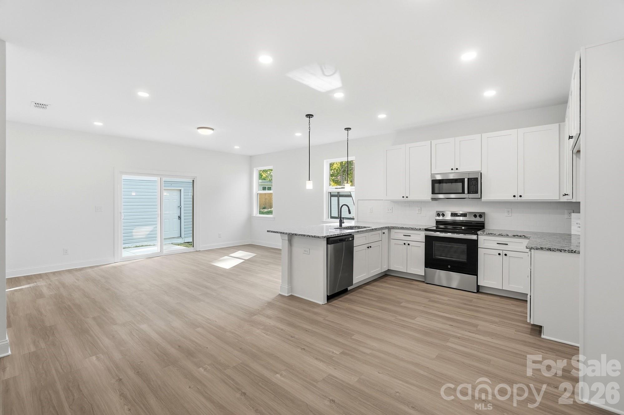13911 Stillwood Place — Matthews