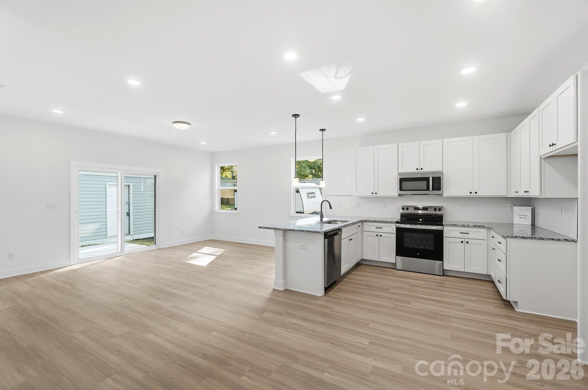 13911 Stillwood Place — Matthews