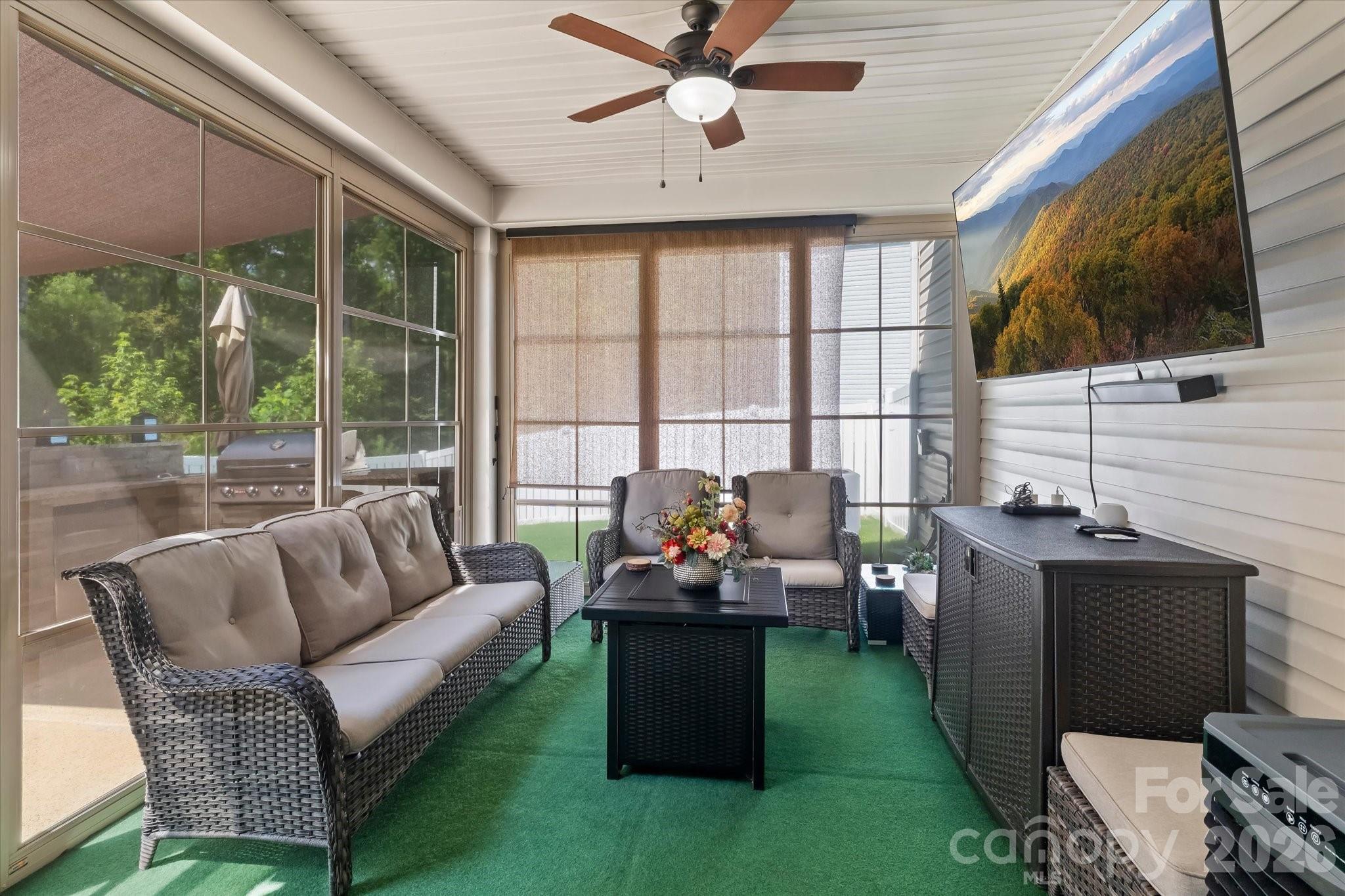 7513 Meridale Forest Drive — Charlotte