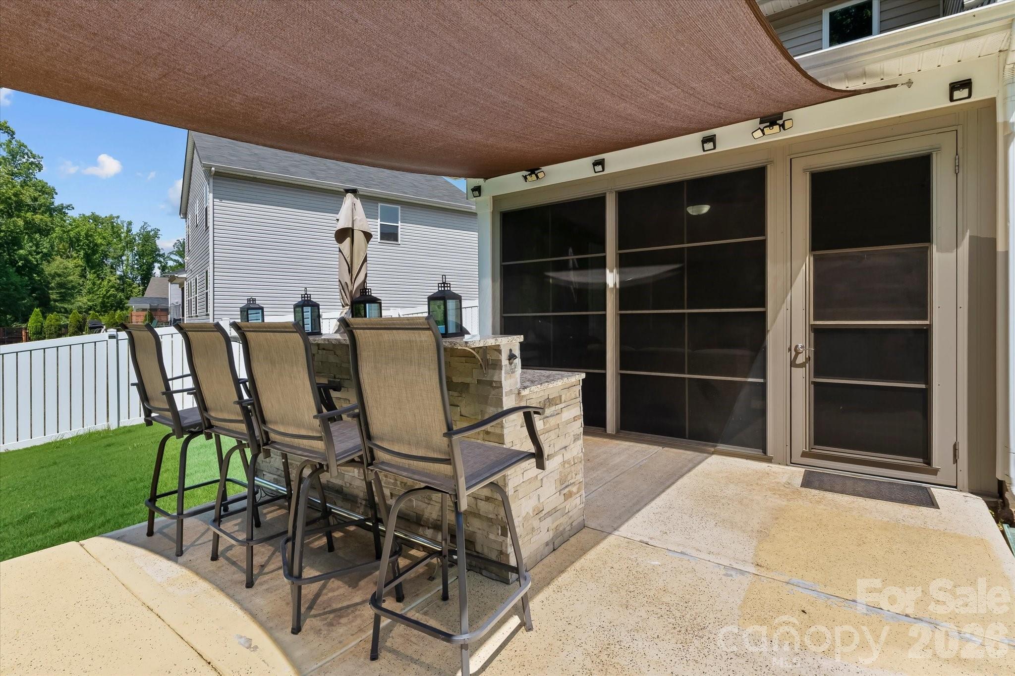 7513 Meridale Forest Drive — Charlotte