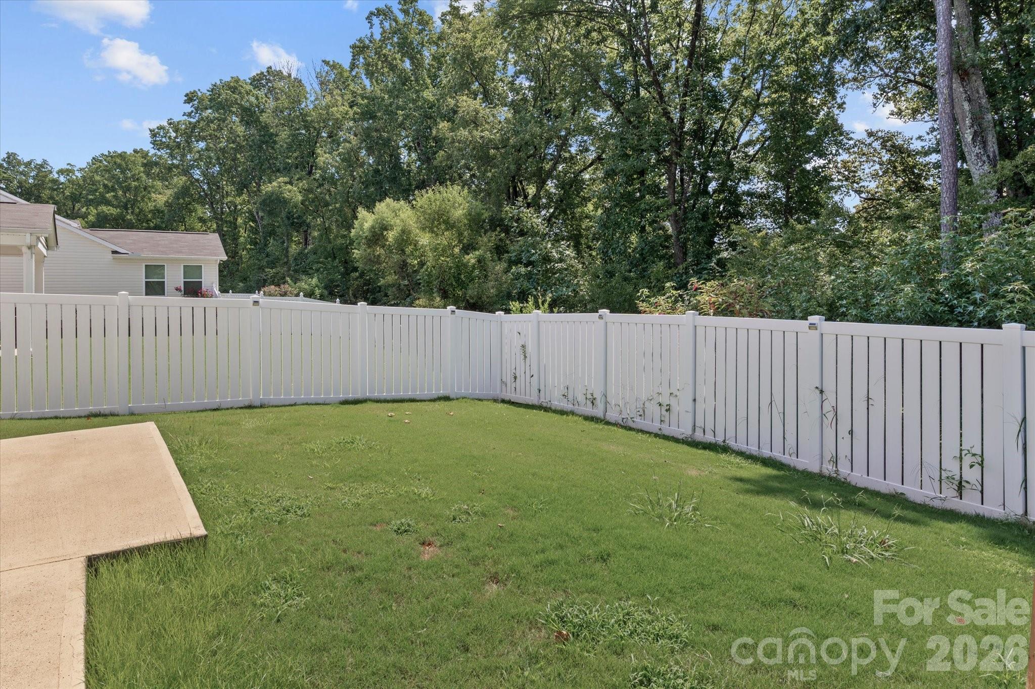 7513 Meridale Forest Drive — Charlotte