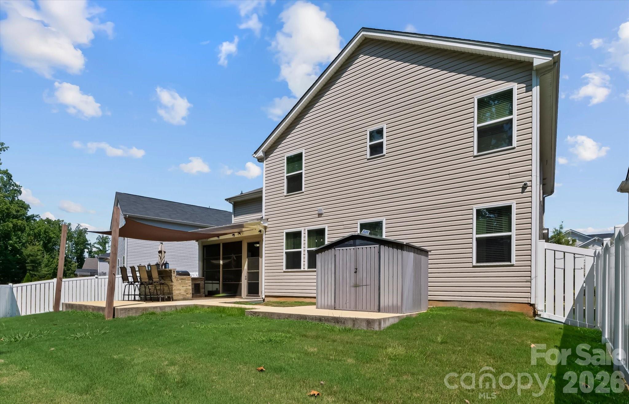 7513 Meridale Forest Drive — Charlotte