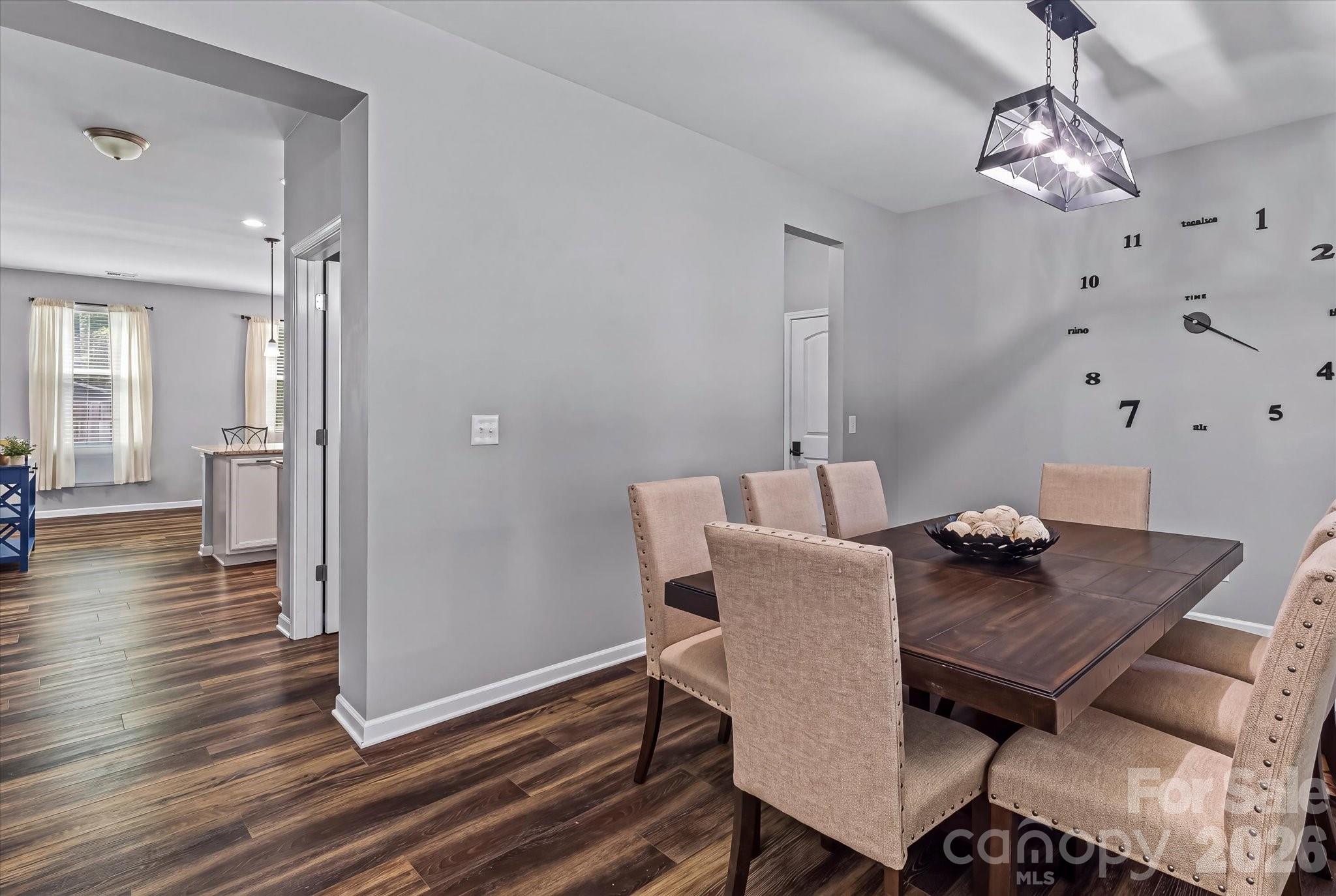 7513 Meridale Forest Drive — Charlotte