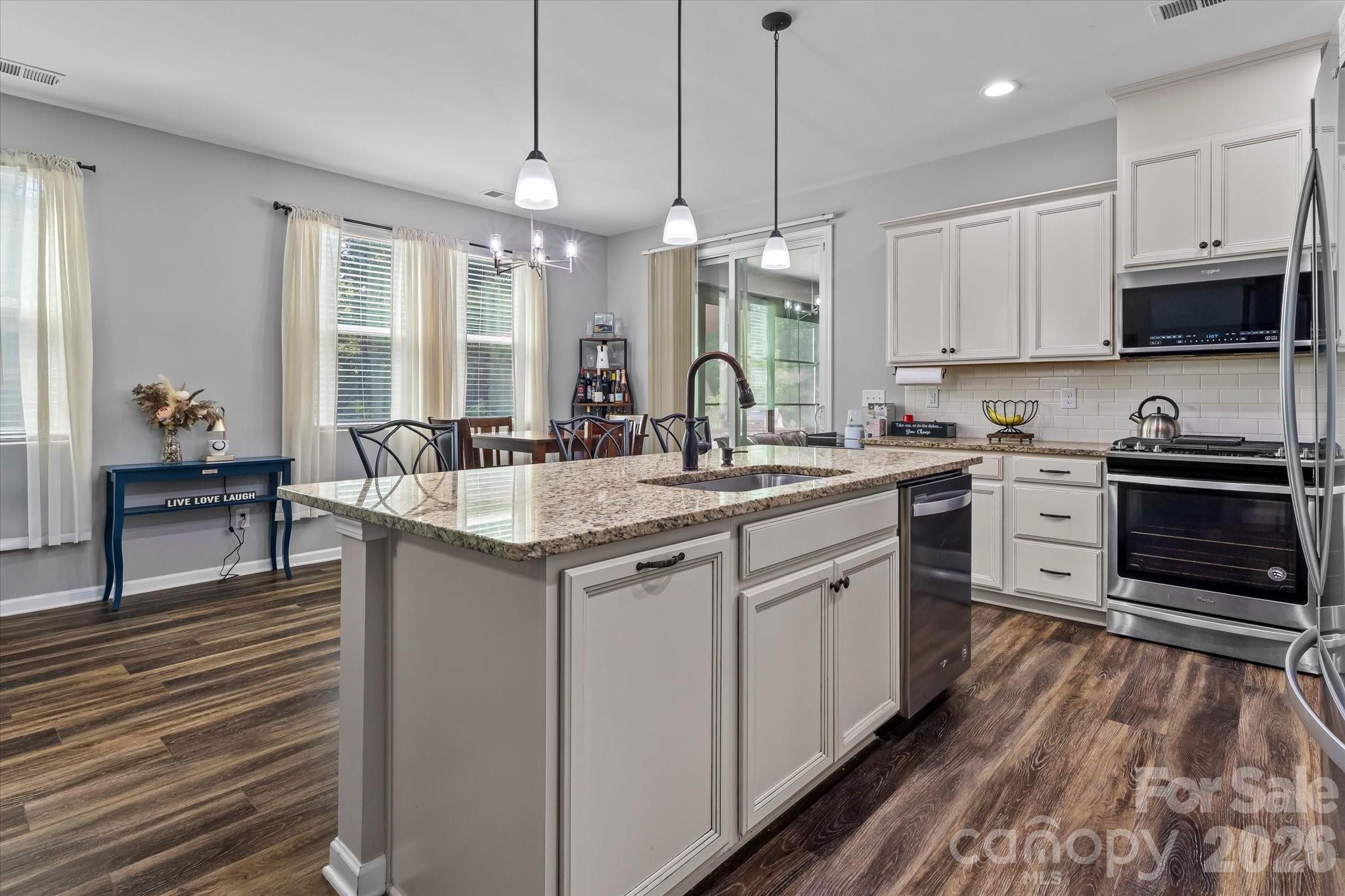 7513 Meridale Forest Drive — Charlotte