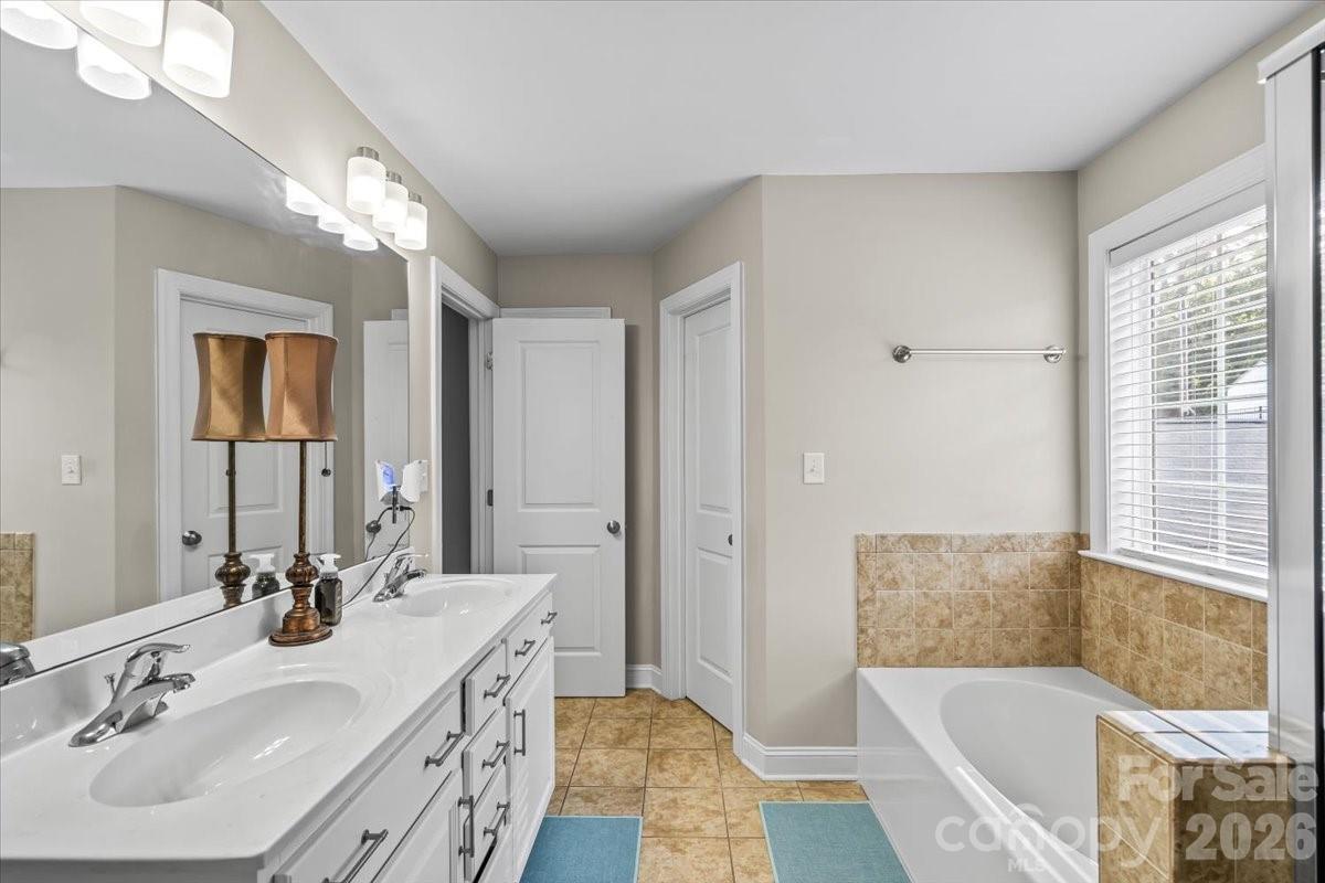 1853 Lela Avenue — Charlotte
