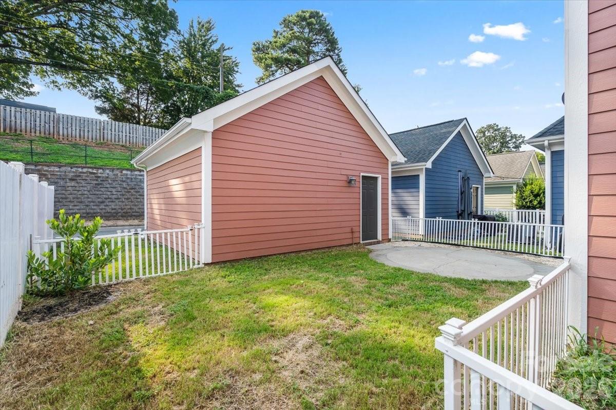 1853 Lela Avenue — Charlotte