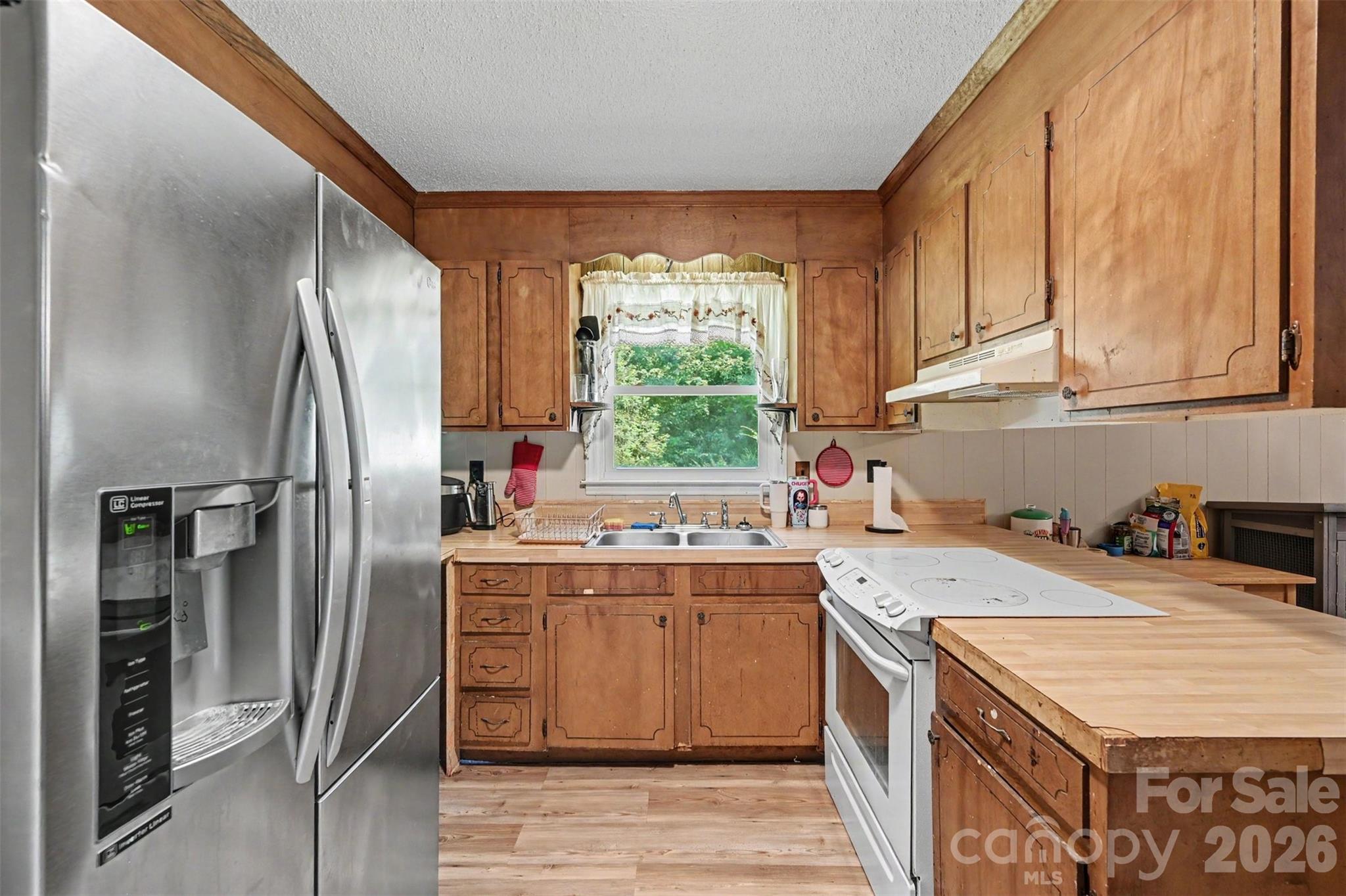 808 E Chestnut Street — Stanley