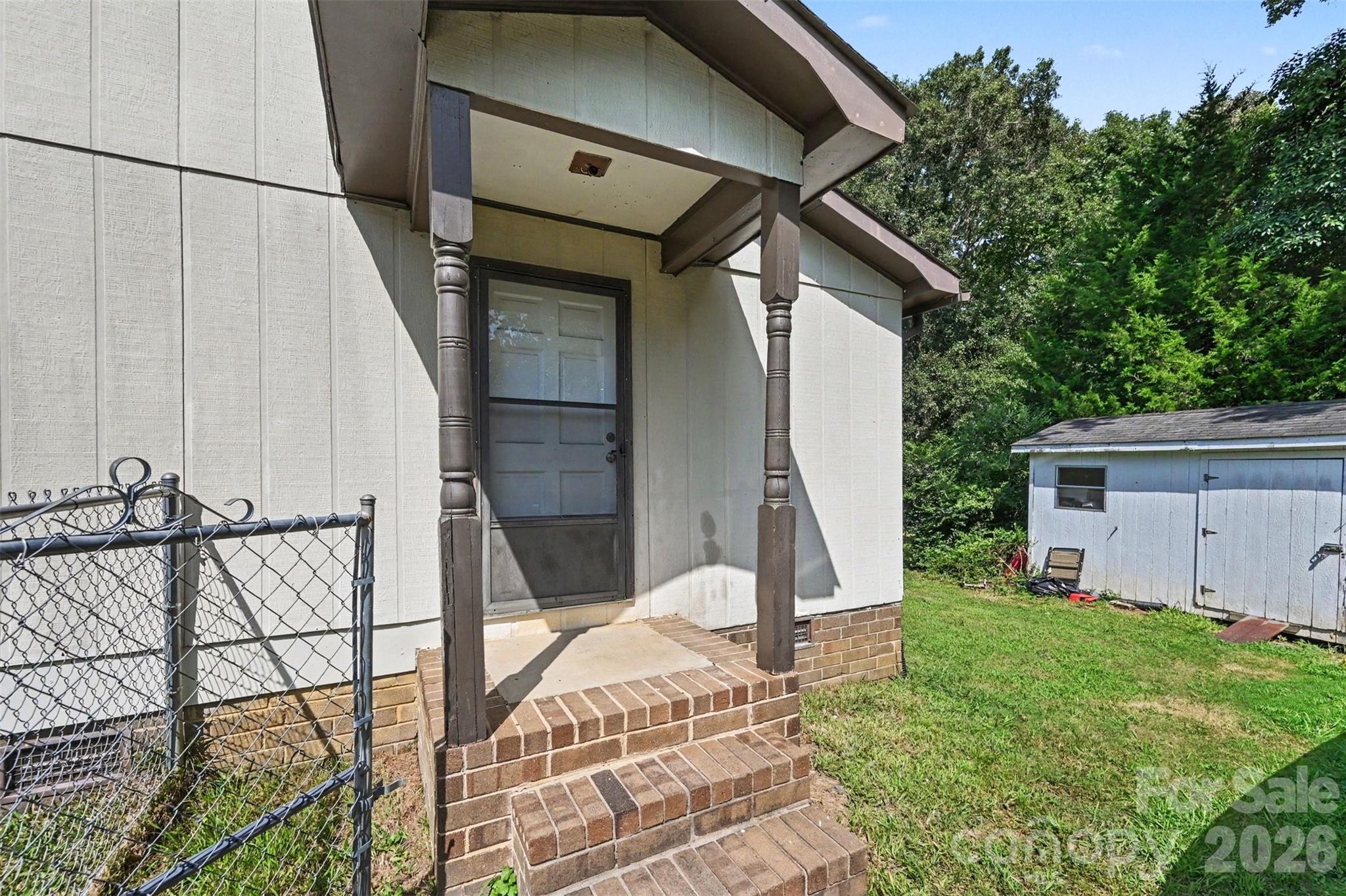 808 E Chestnut Street — Stanley